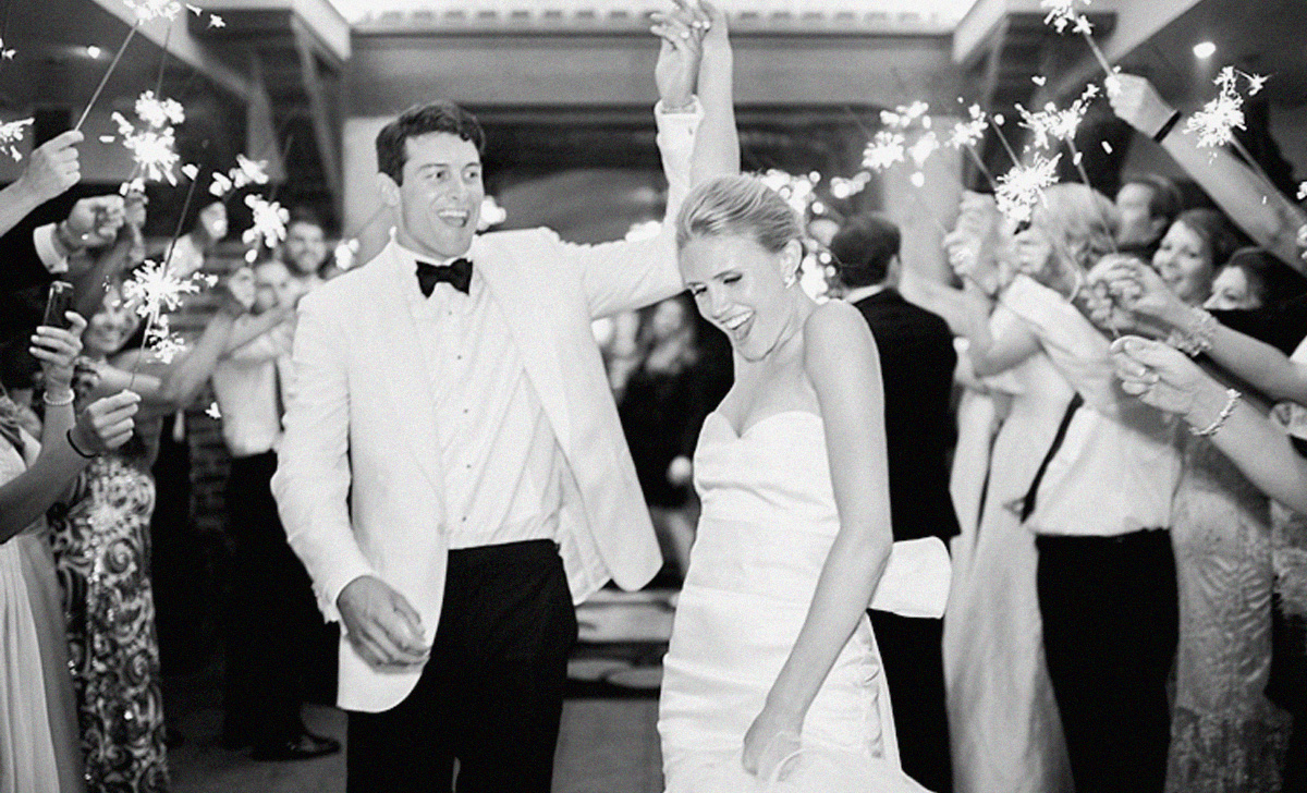 How to Choose The Best Wedding First Dance Song