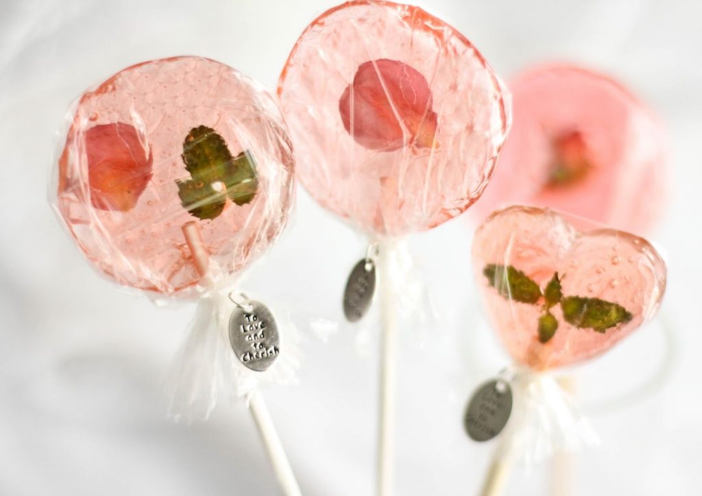 30 Incredible Wedding Favours