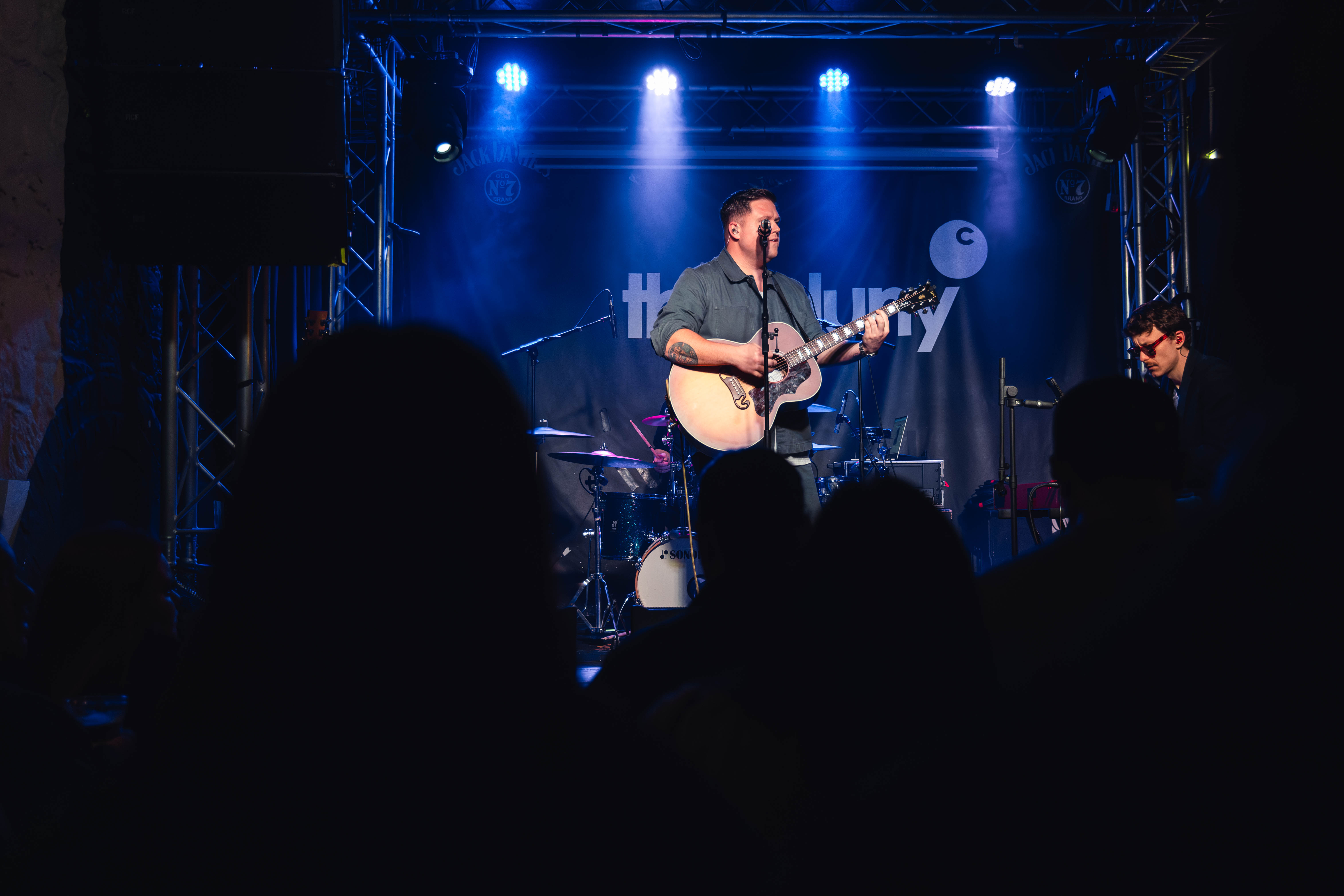 Pro Singer-Songwriter Jamie (Solo, Duo or Trio)