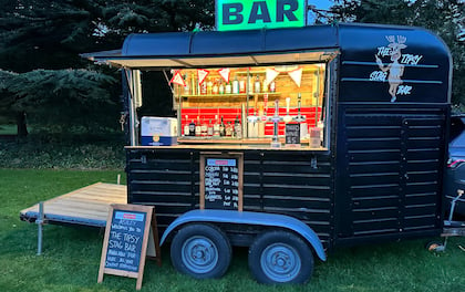 Mobile Horsebox Bar any booking in April will get free hire for 2024 