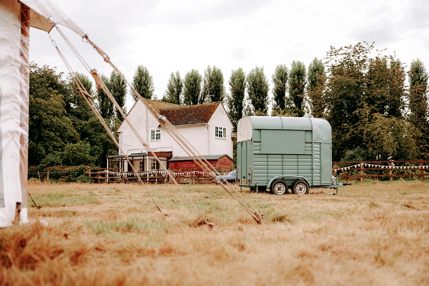 Mobile Vintage Horse Box Bar Hire For Weddings & Events