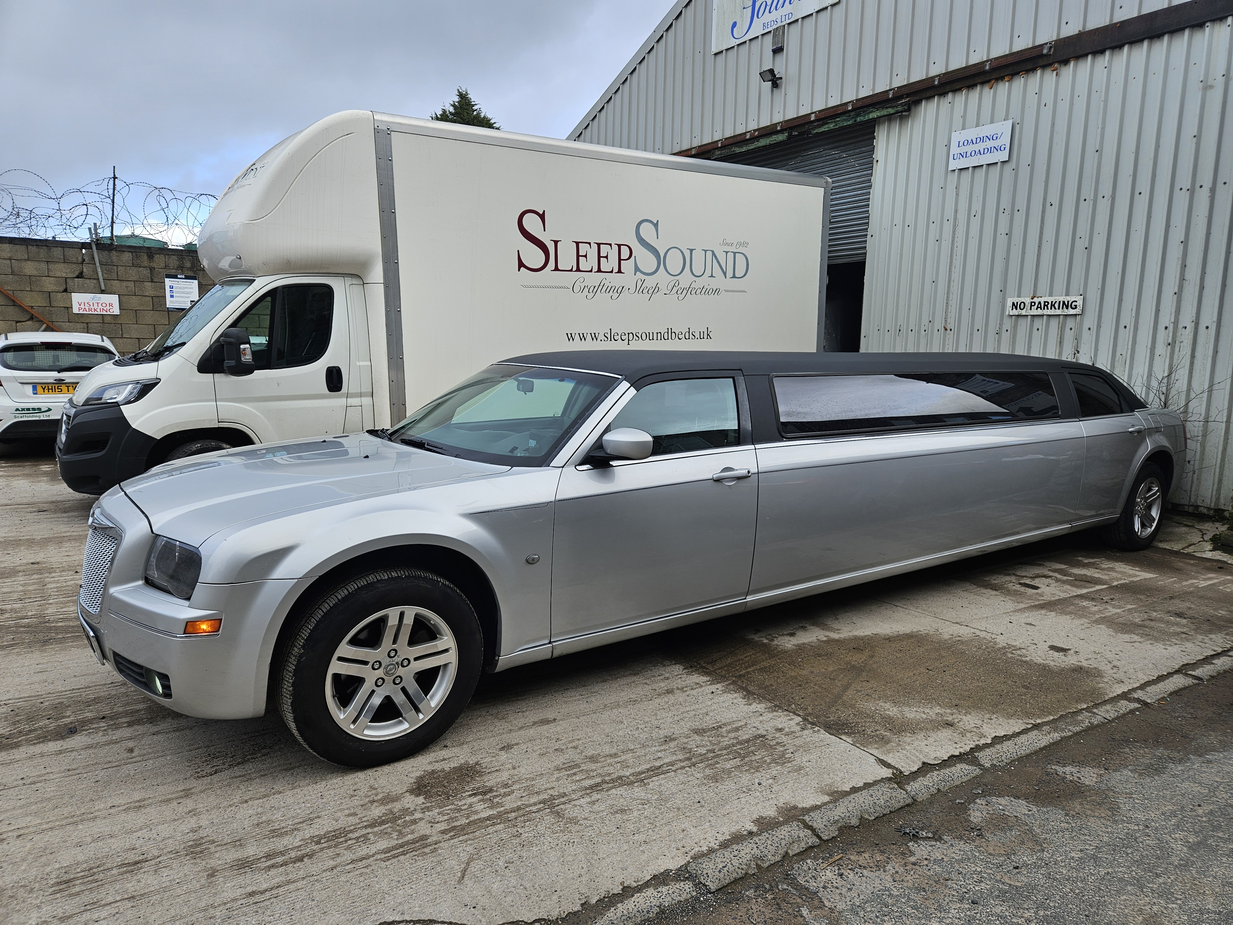 Baby Bentley Chrysler Limousine