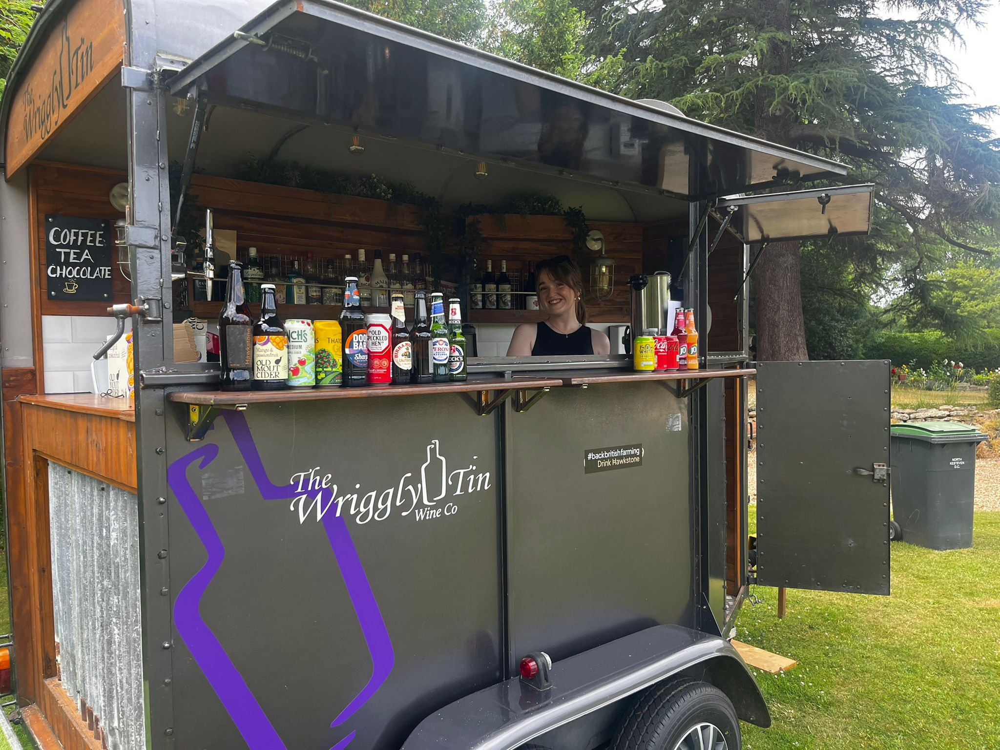 Unique & Stylish Horsebox Bar