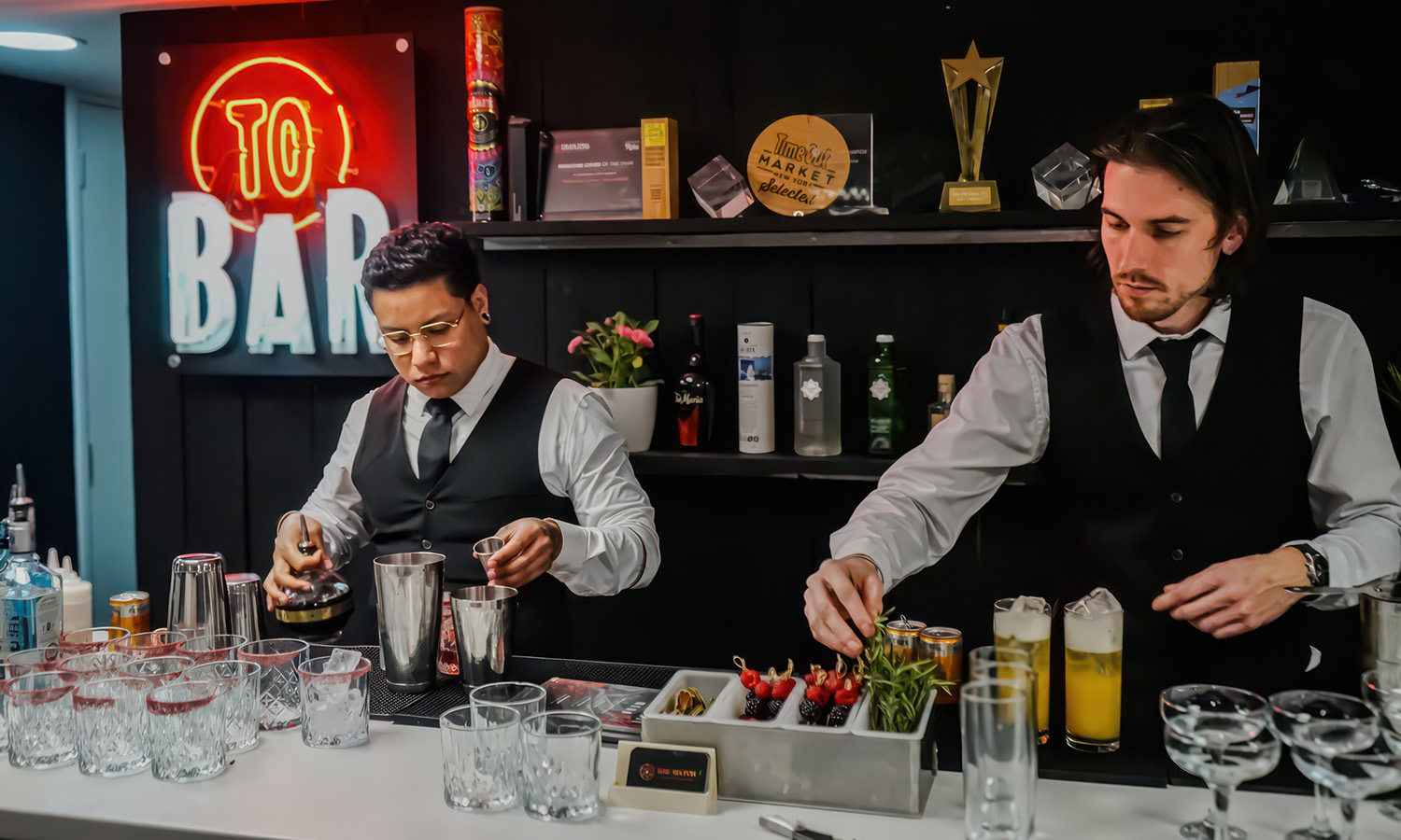 Sleek, Elegant & Fully Brandable Mobile Cocktail Bar