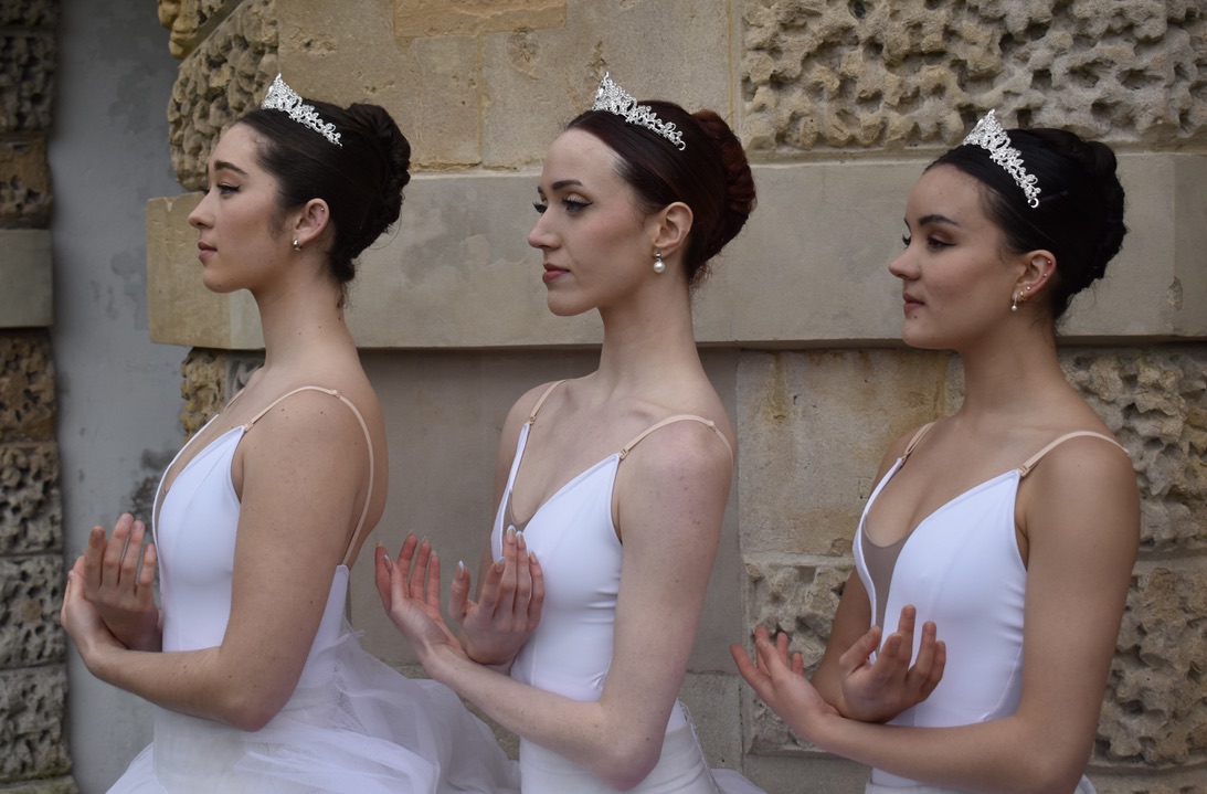 Elegant Ballerina Trio Engage Audiences & Elevate Events With Grace