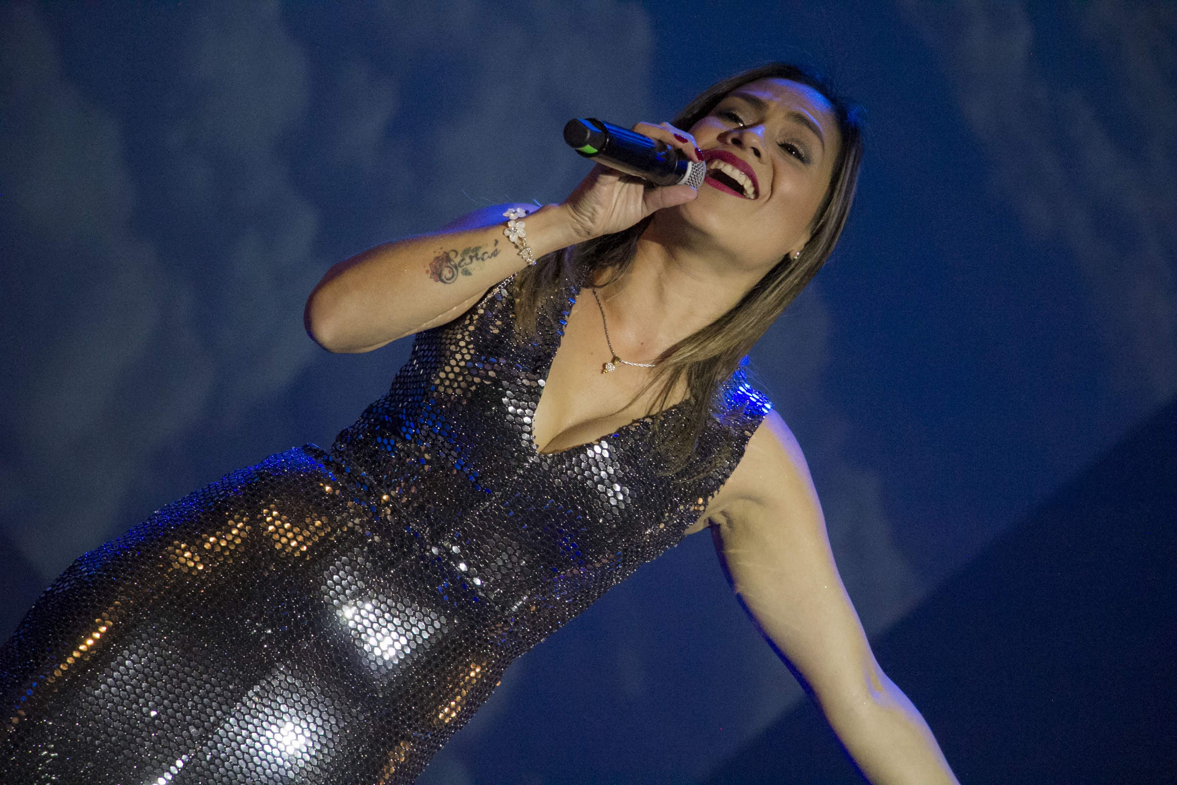 Evelyn: Bringing Latin Music & Lively Entertainment for You & Your Guests