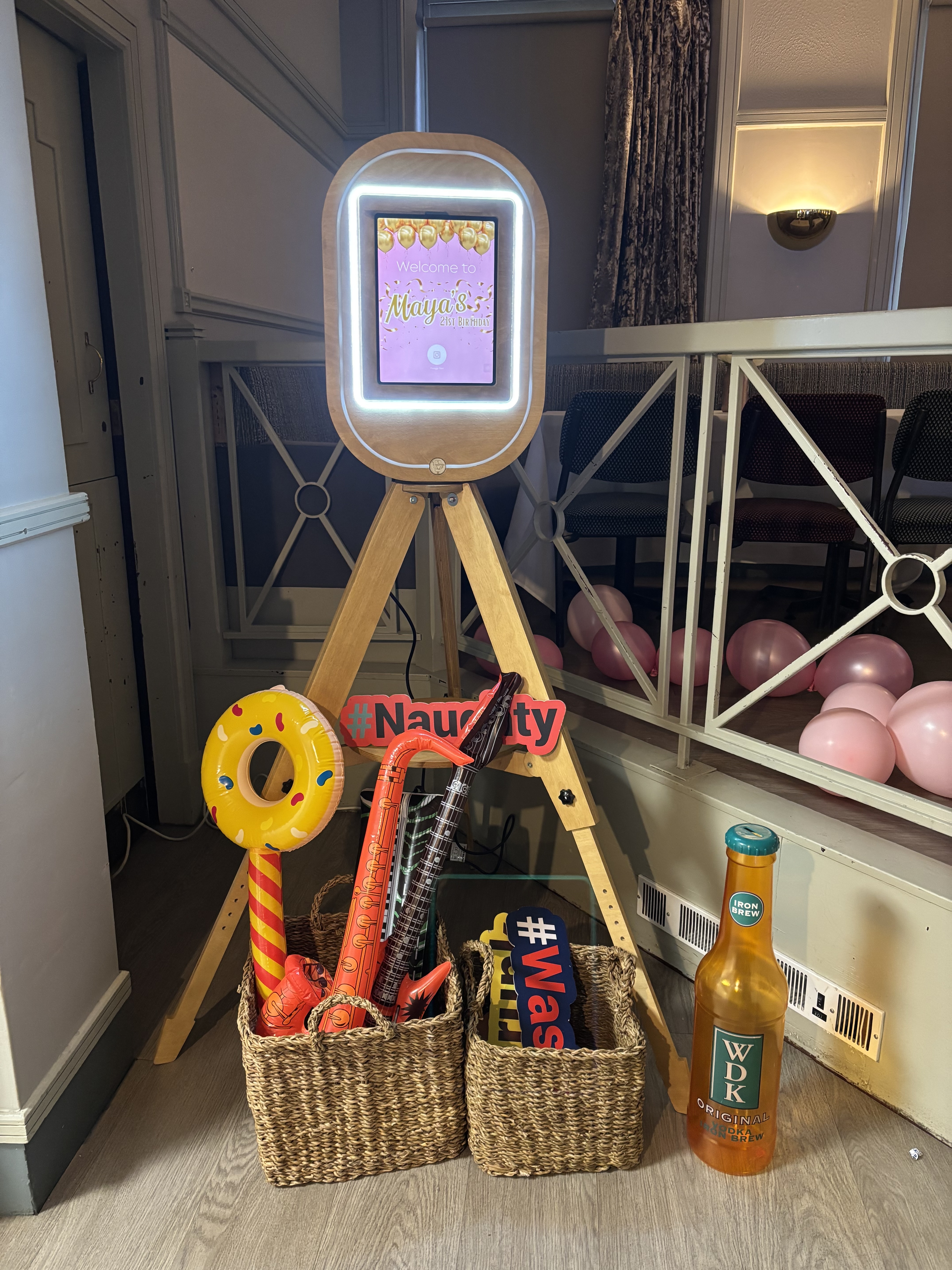 Rustic Vintage Self Pod Captures The Moment Forever