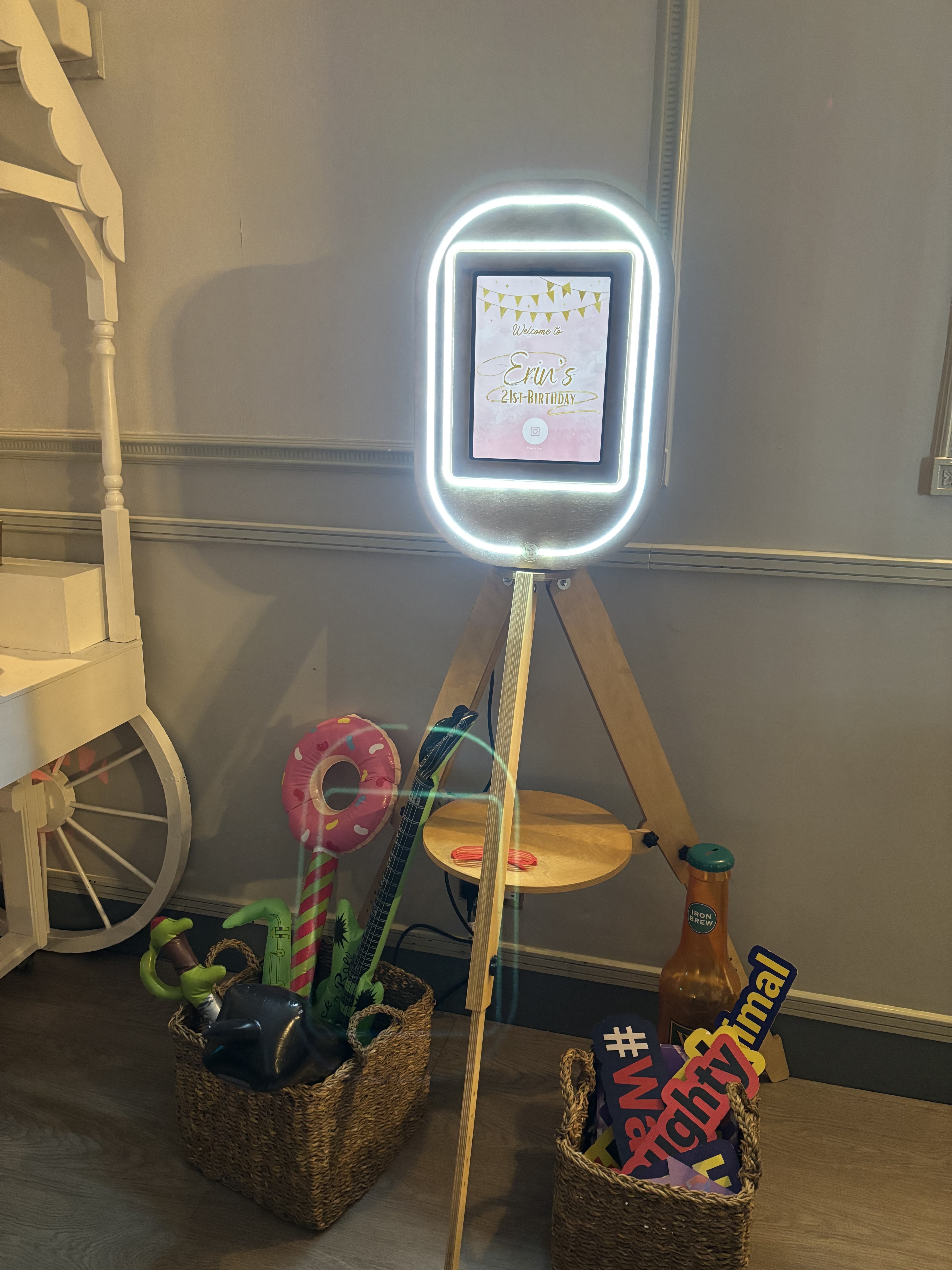 Rustic Vintage Self Pod Captures The Moment Forever