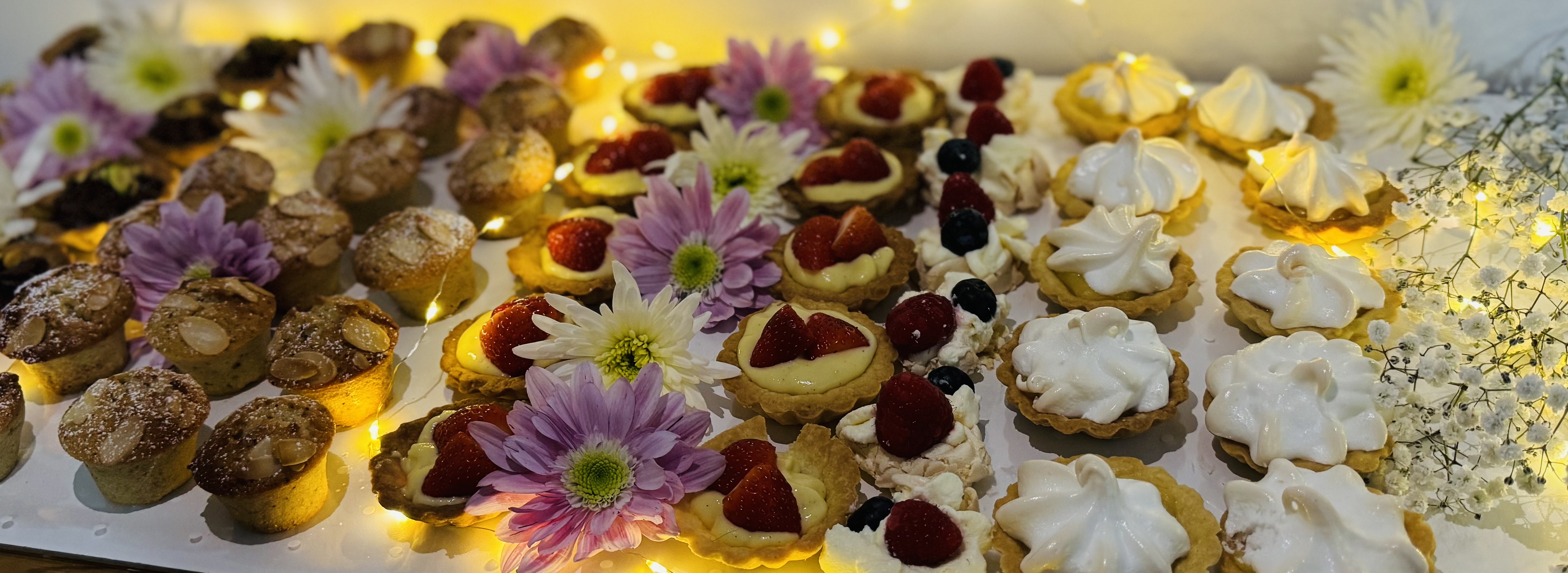 A Taste of Paris: Delicate Mini Patisseries for Every Occasion