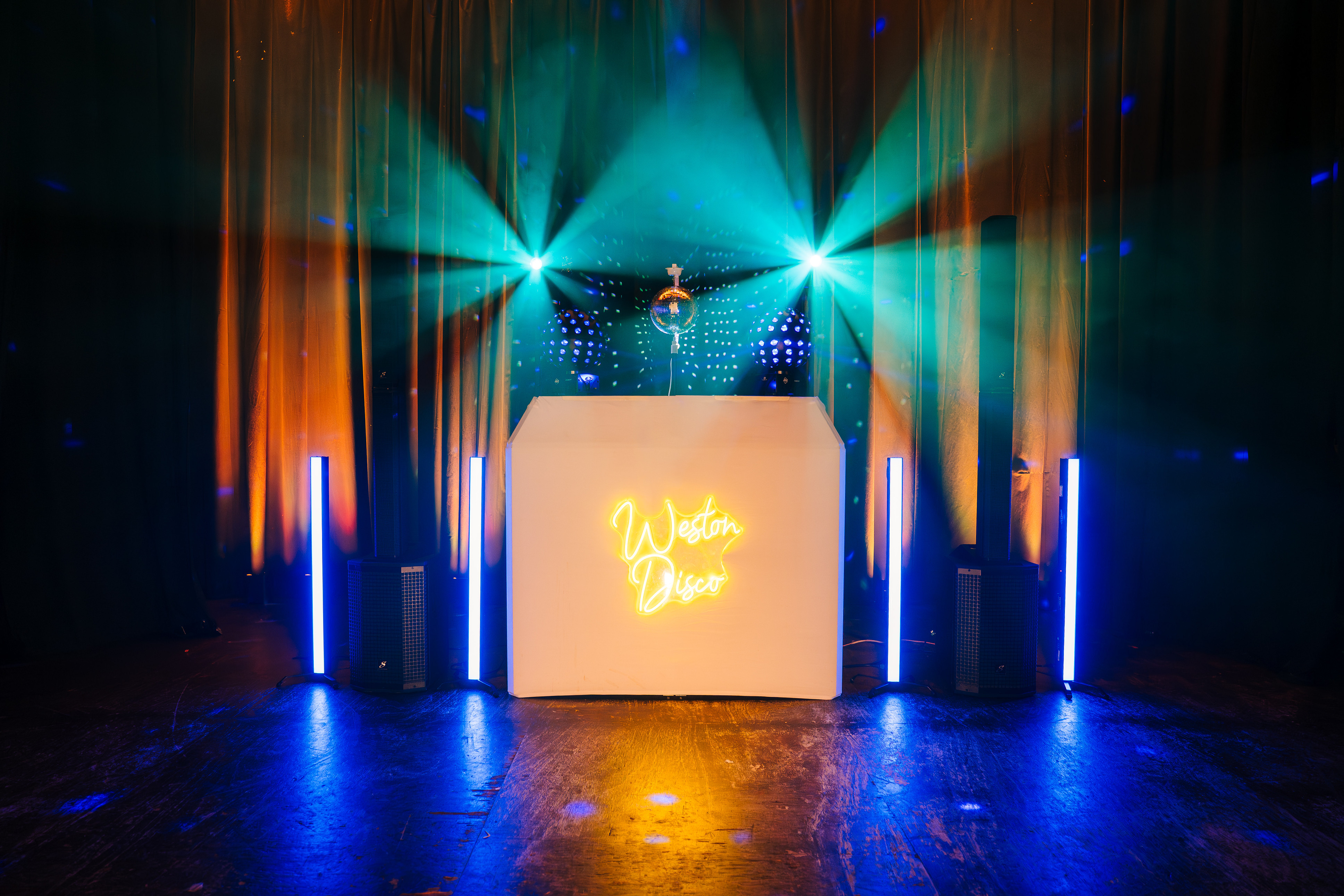 DJ Mobile Disco & Entertainment 20 Years Experience 