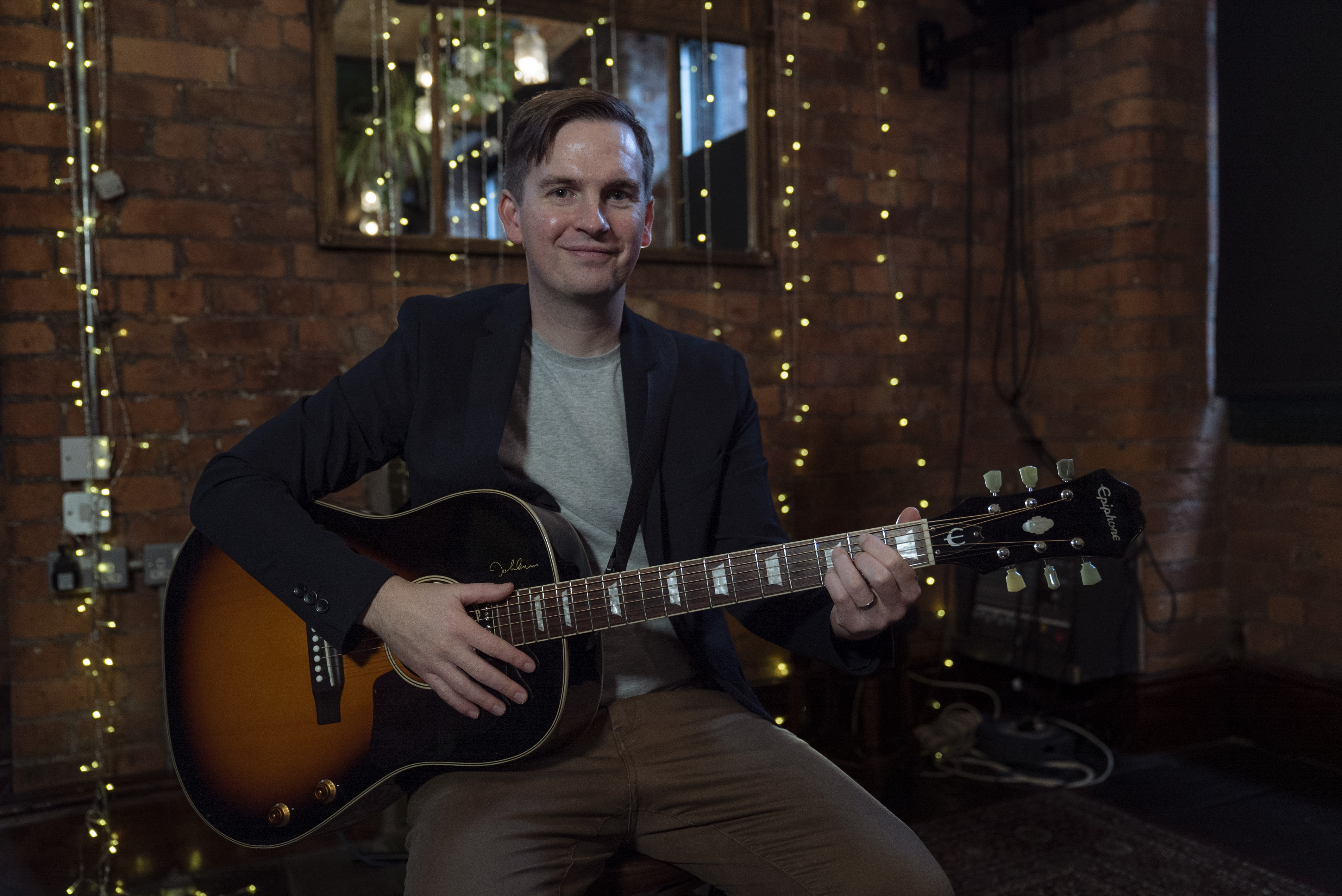 Shane Performs Fresh Mix Of Classics