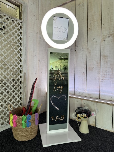 All Day Selfie Pod Hire 11am to 11pm with No Time Limit