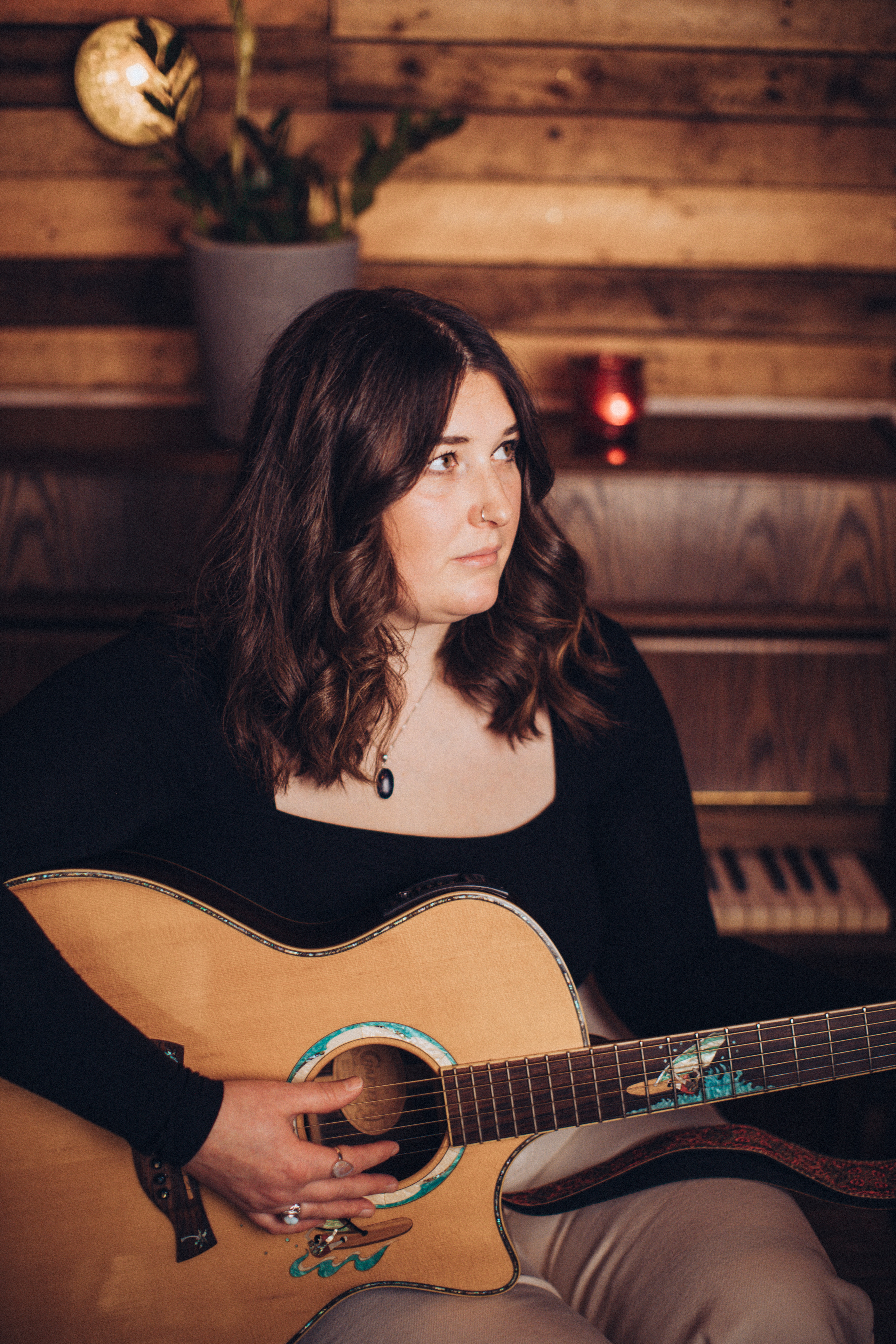Isobel - Covers Singer & Guitarist 