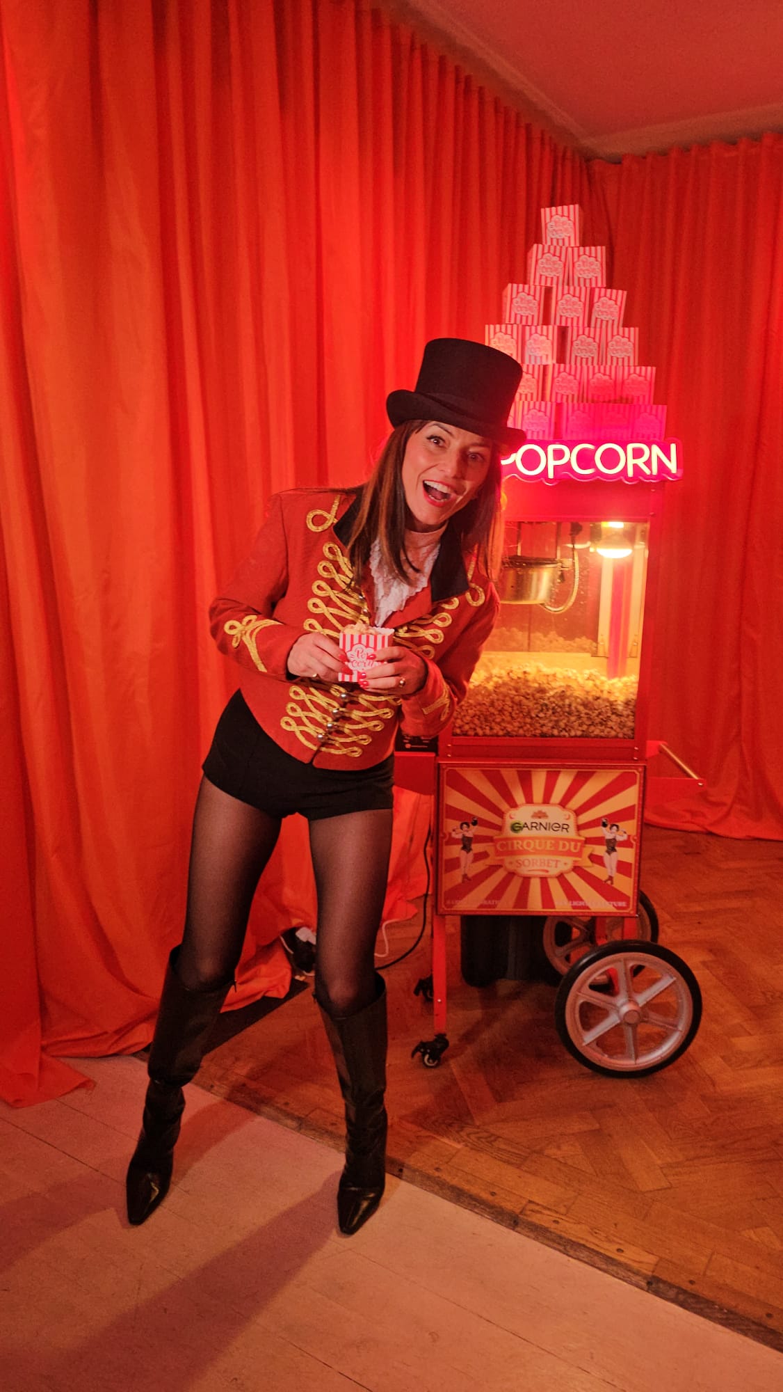 Popcorn Cart serving Delicious, Mouth-Watering Popcorn
