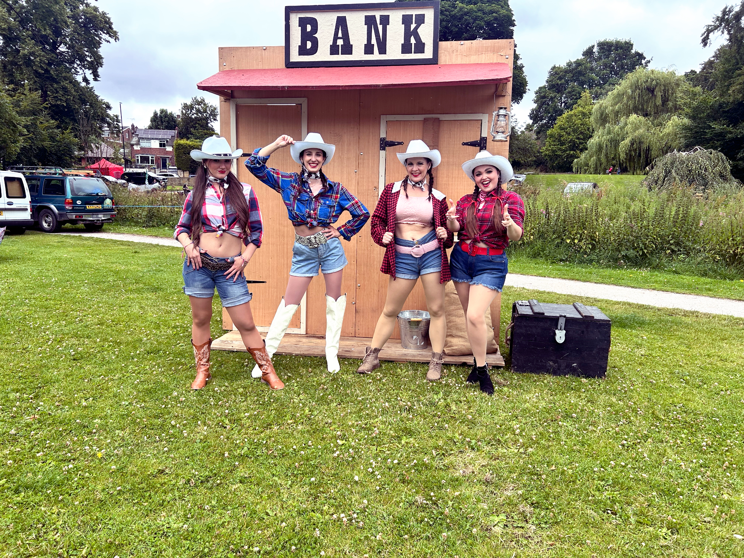 Wild West Themed Line Dancers For Country Celebrations & Cowboy Parties