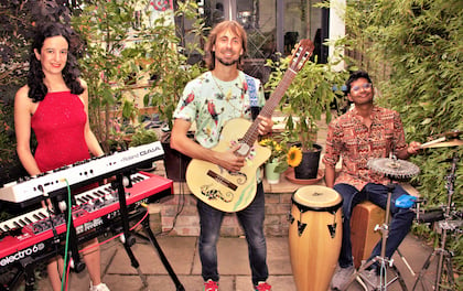 'Marakafoli Trio' doing Gypsy Kings, Manu Chao + Funky Pop Acoustic