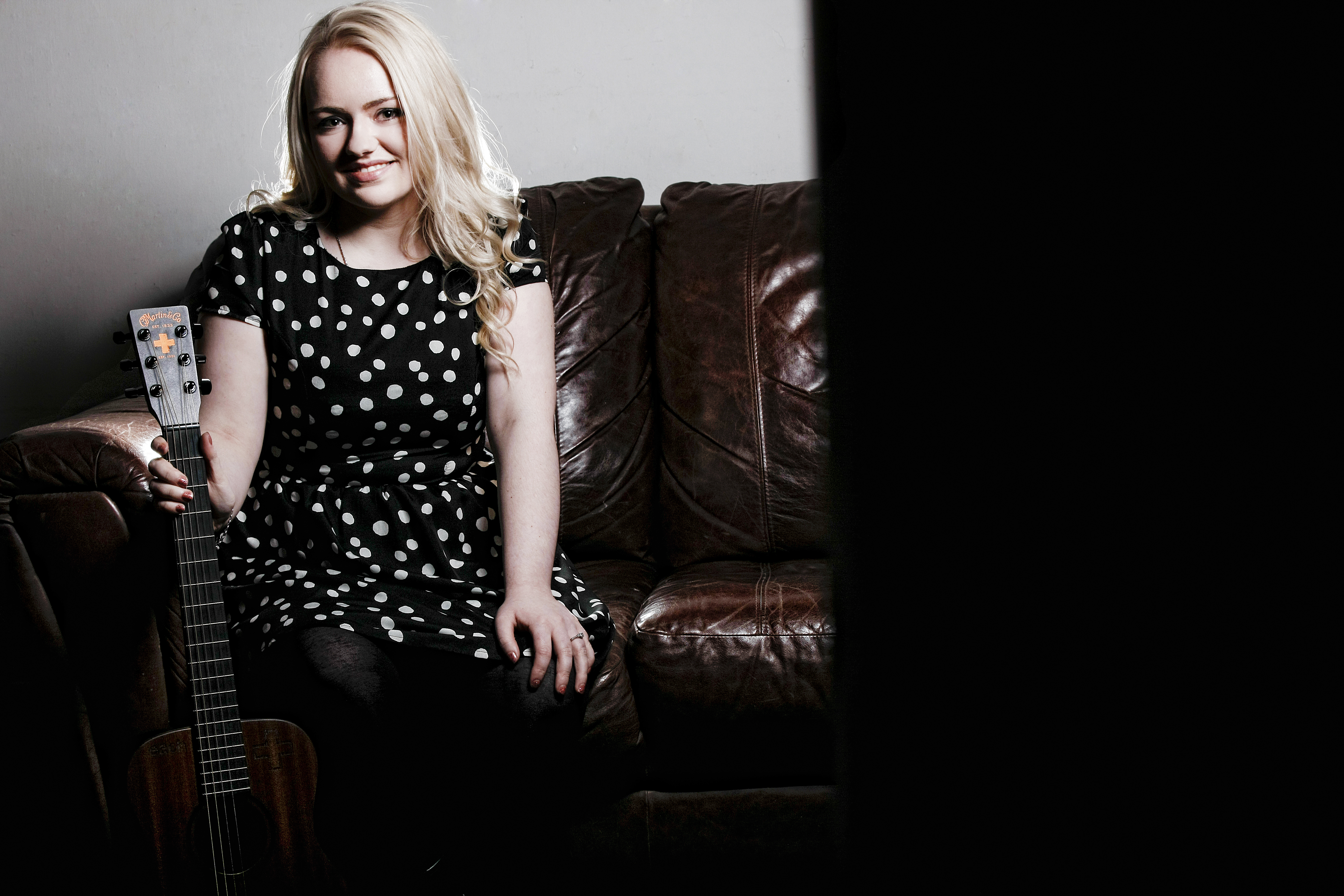 Singing Guitarist 'Lorna Adams' Covering All Genres