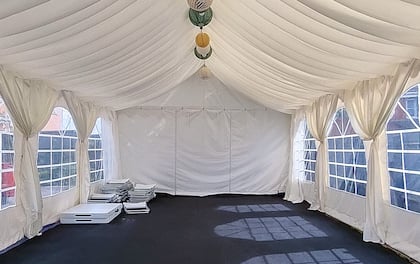 Elegant 4m x 8m Marquee Complete with Carpet & Lighting