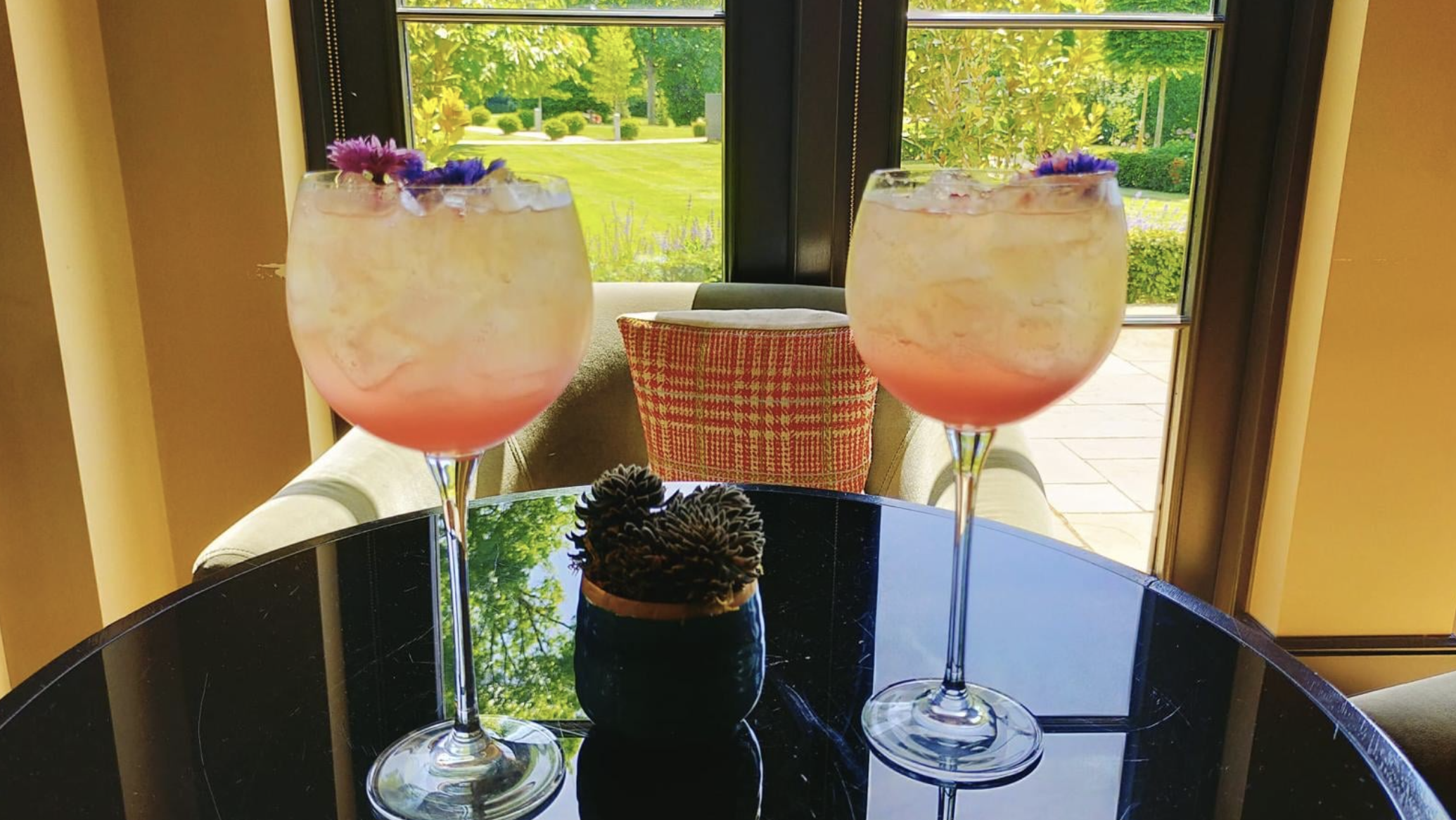 Mixologist Crafts Bespoke Cocktails for Unforgettable Events