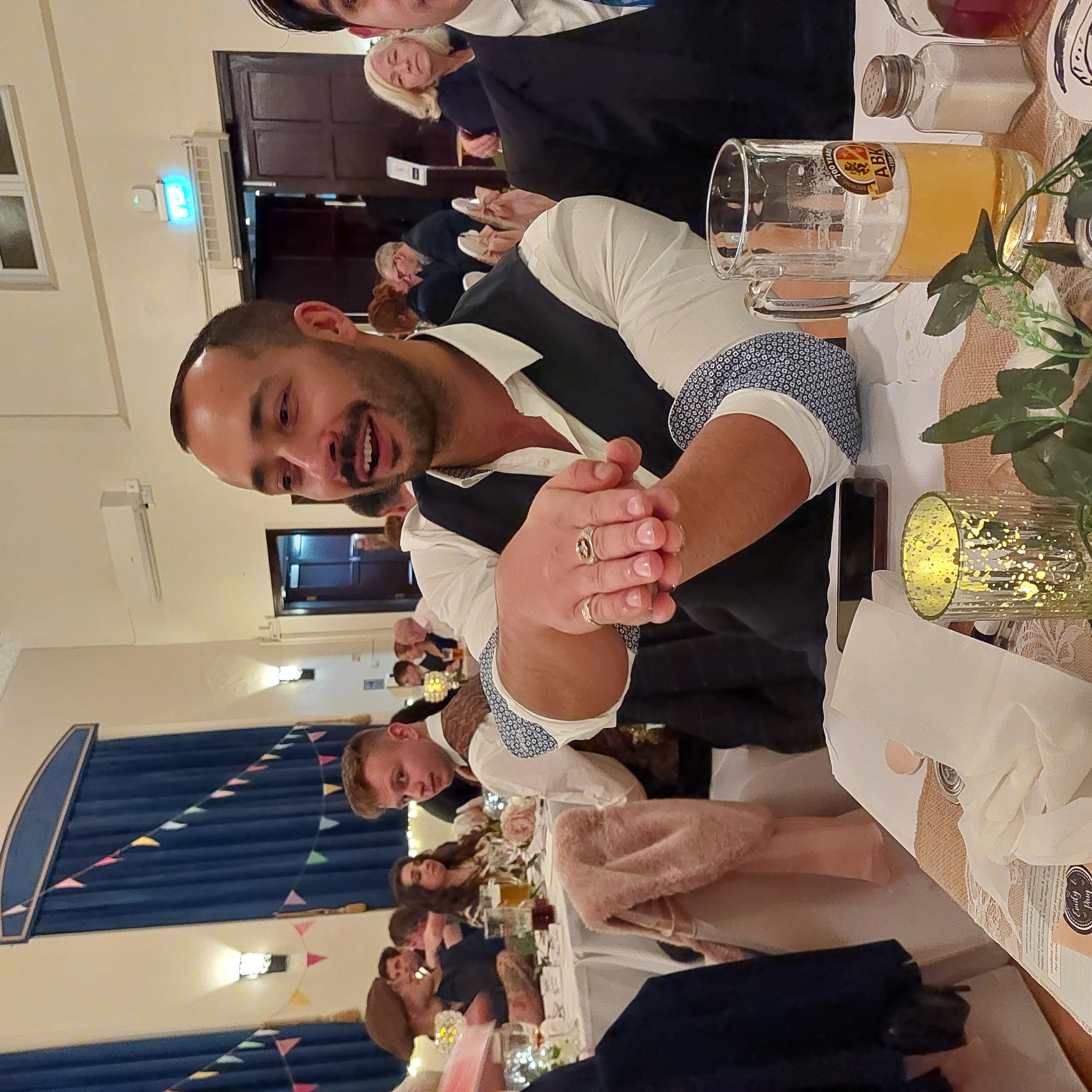 Impossible Close-Up Magic for Weddings, Corporate Events & Birthdays