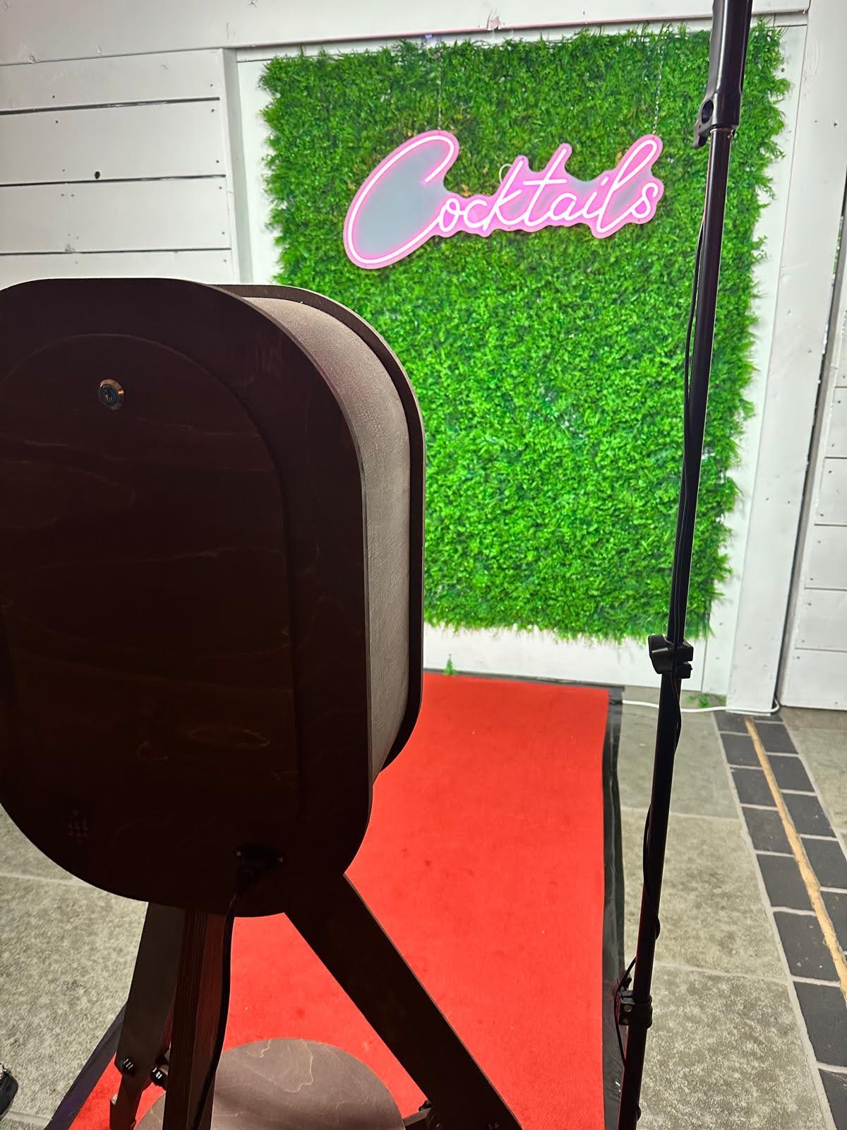 Retro Photo Pod Hire for Weddings, Parties & Events