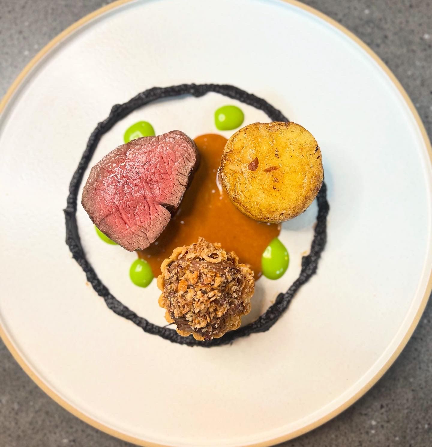 Curated Culinary Moments: Personalised Plates for Exceptional Events