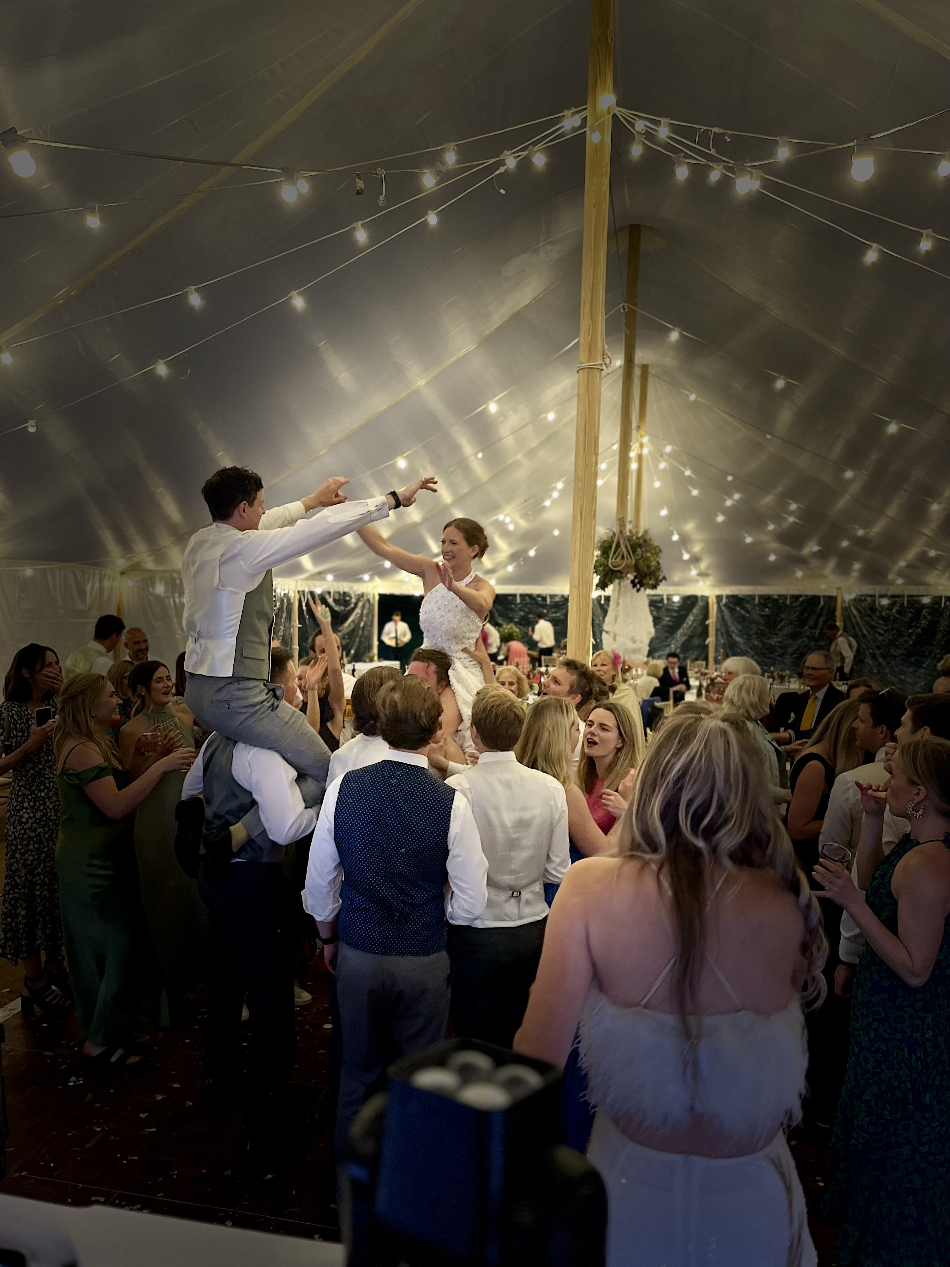 Top-Rated Wedding & Event DJ – Expert Mixing & Big-Night V