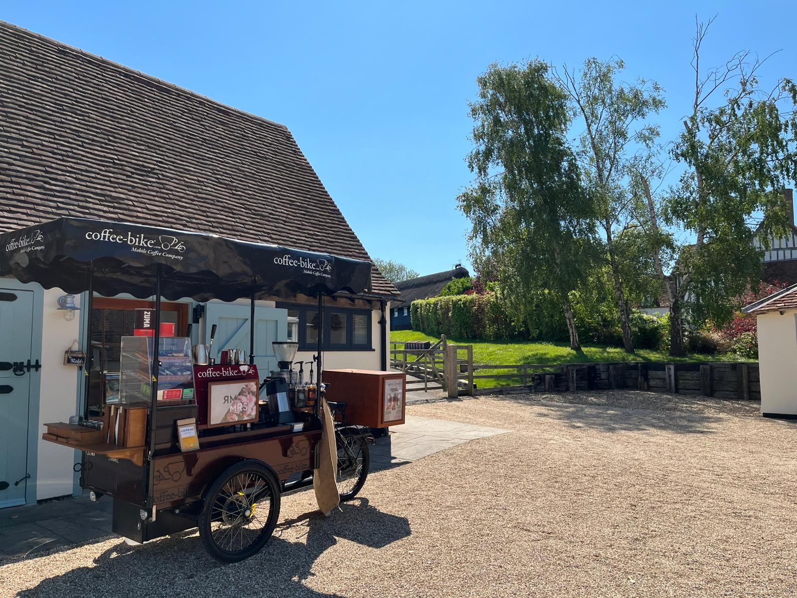 Barista-Served Organic Coffee from an Eye-Catching Coffee Bike