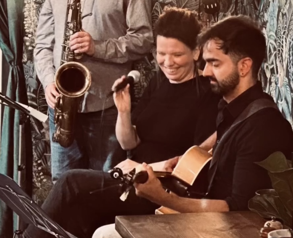 Elegant Jazz Vocals & Guitar Duo
