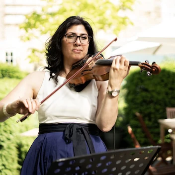 Tamilla Thomas - The Violin Expert