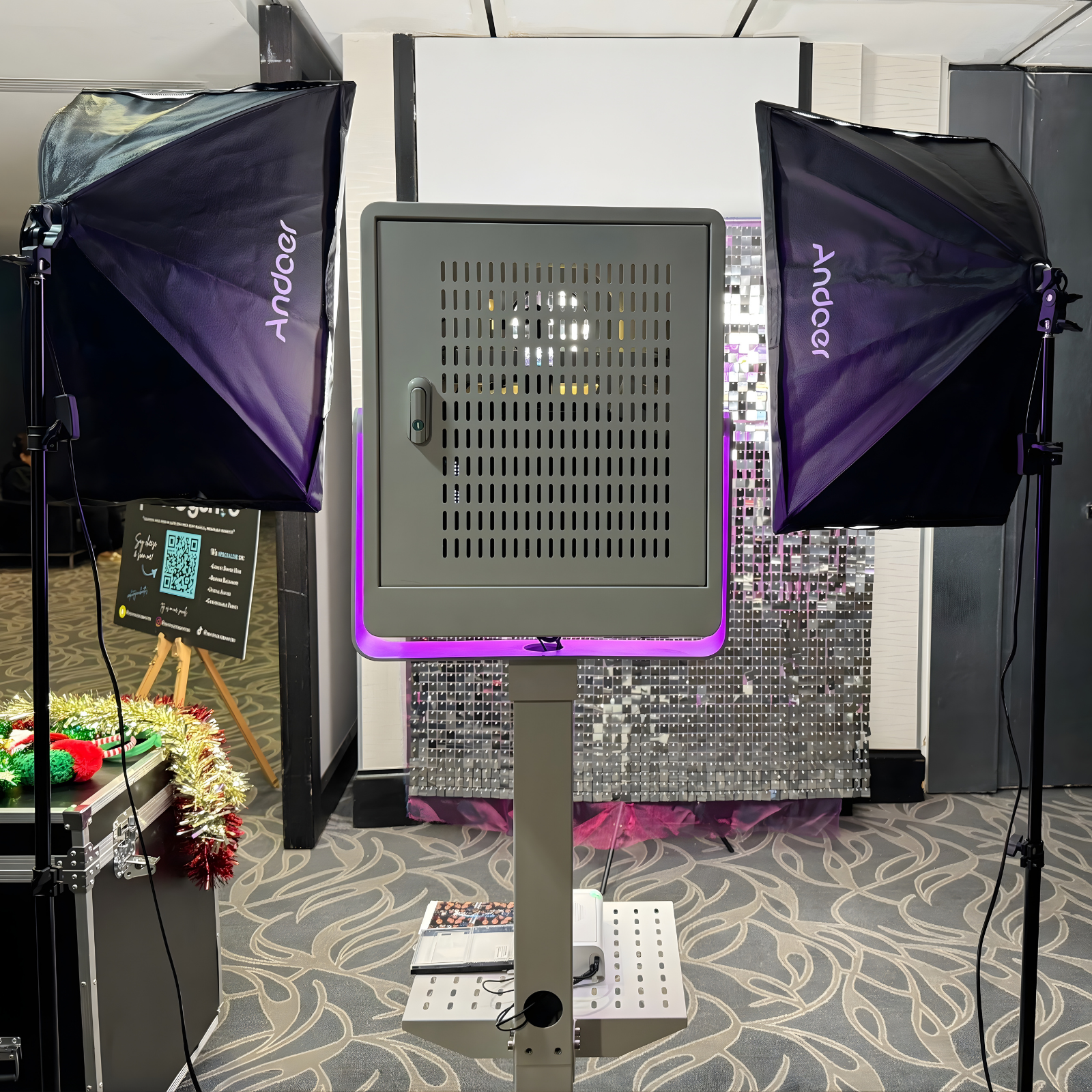 Luxury LED Customisable Photobooth with Pictures, GIFs, & Videos