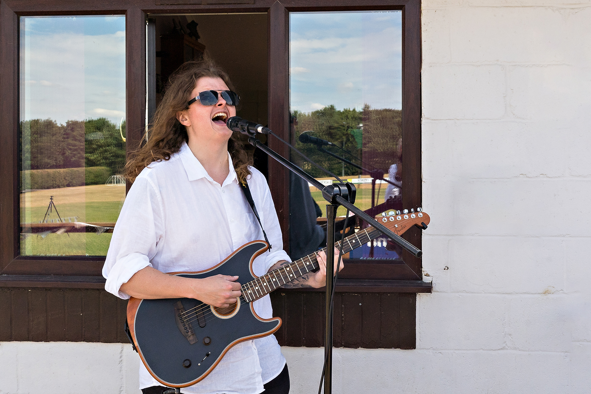 Solo Guitarist & Vocalist Ben Smith with Vast Repertoire