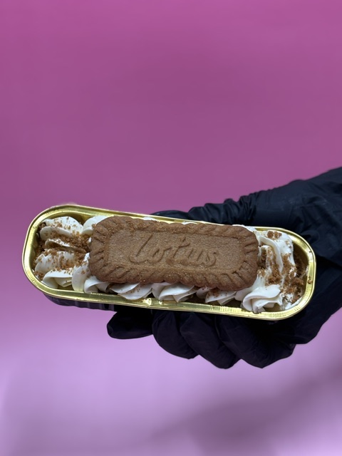 Mobile Cake Bar – Guests Can Design Their Own Cake