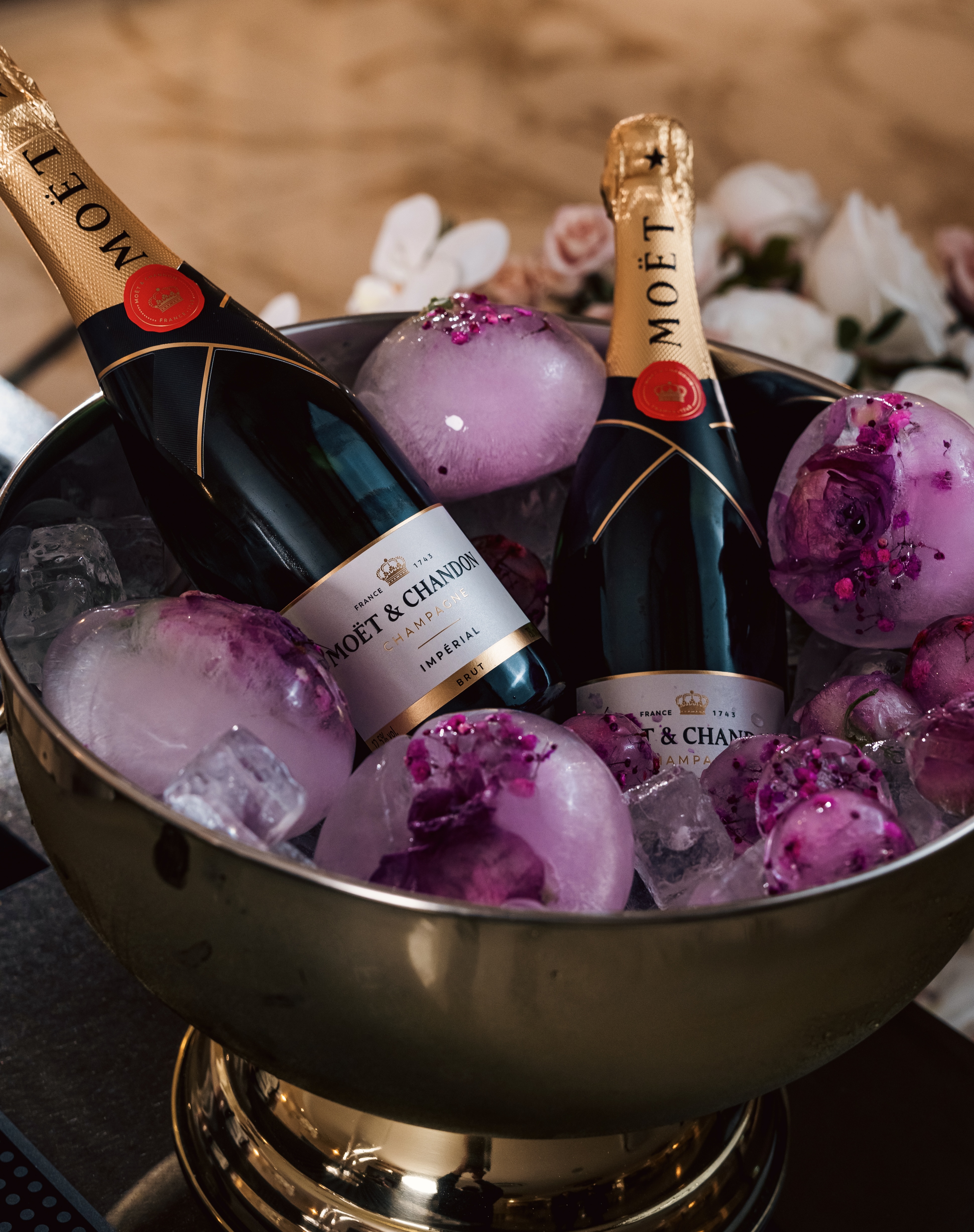 Luxury Mobile Cocktail Bar Specialising in Bespoke Creations