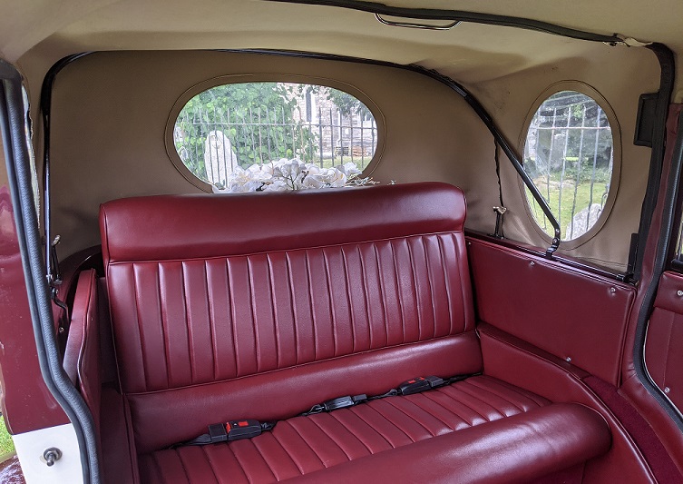 Vintage-Style Badsworth Landaulette