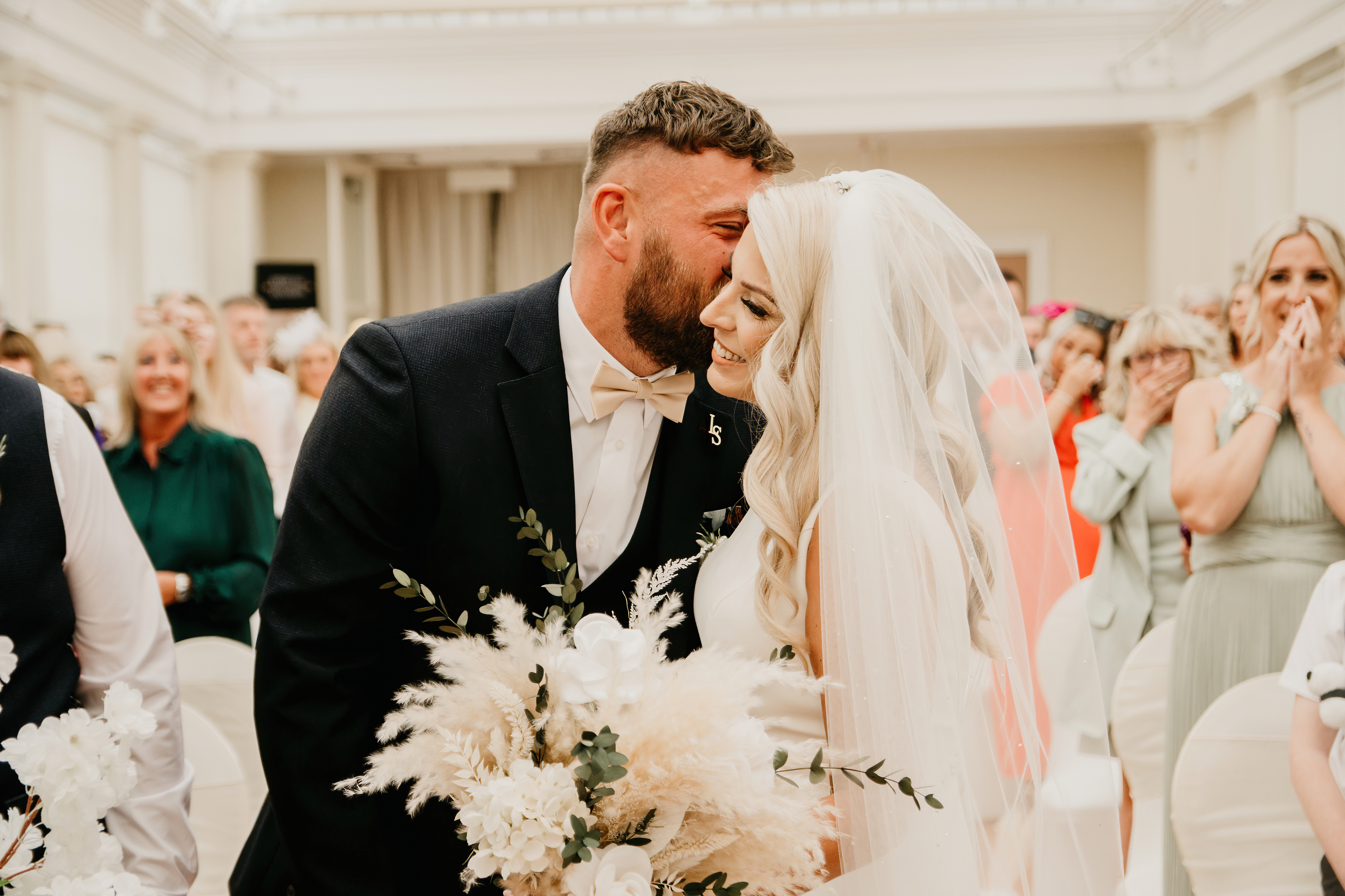 From Morning Prep to First Dance: Full-Day Wedding Photography