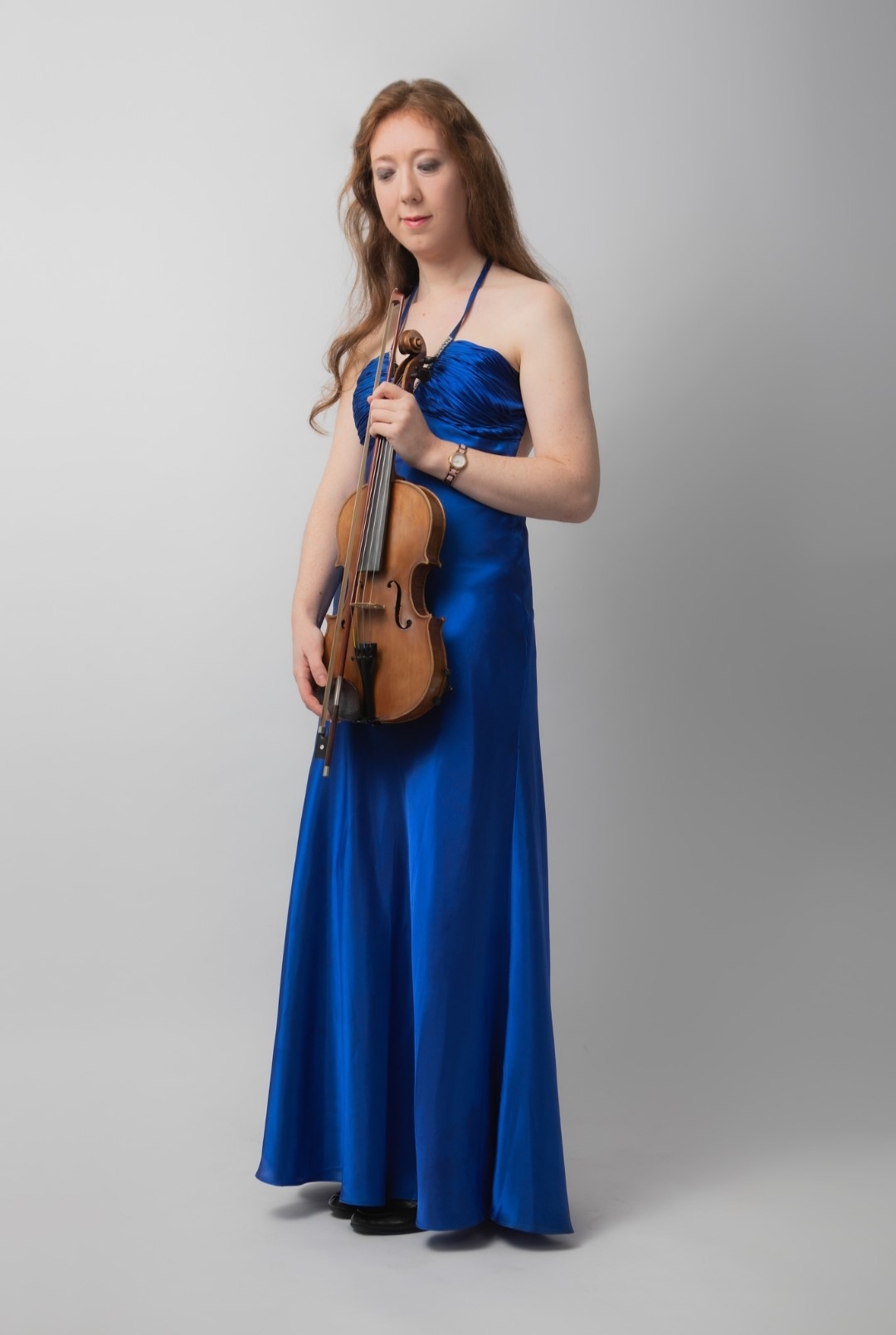 Violinist Amy with a Vast Repertoire of Music