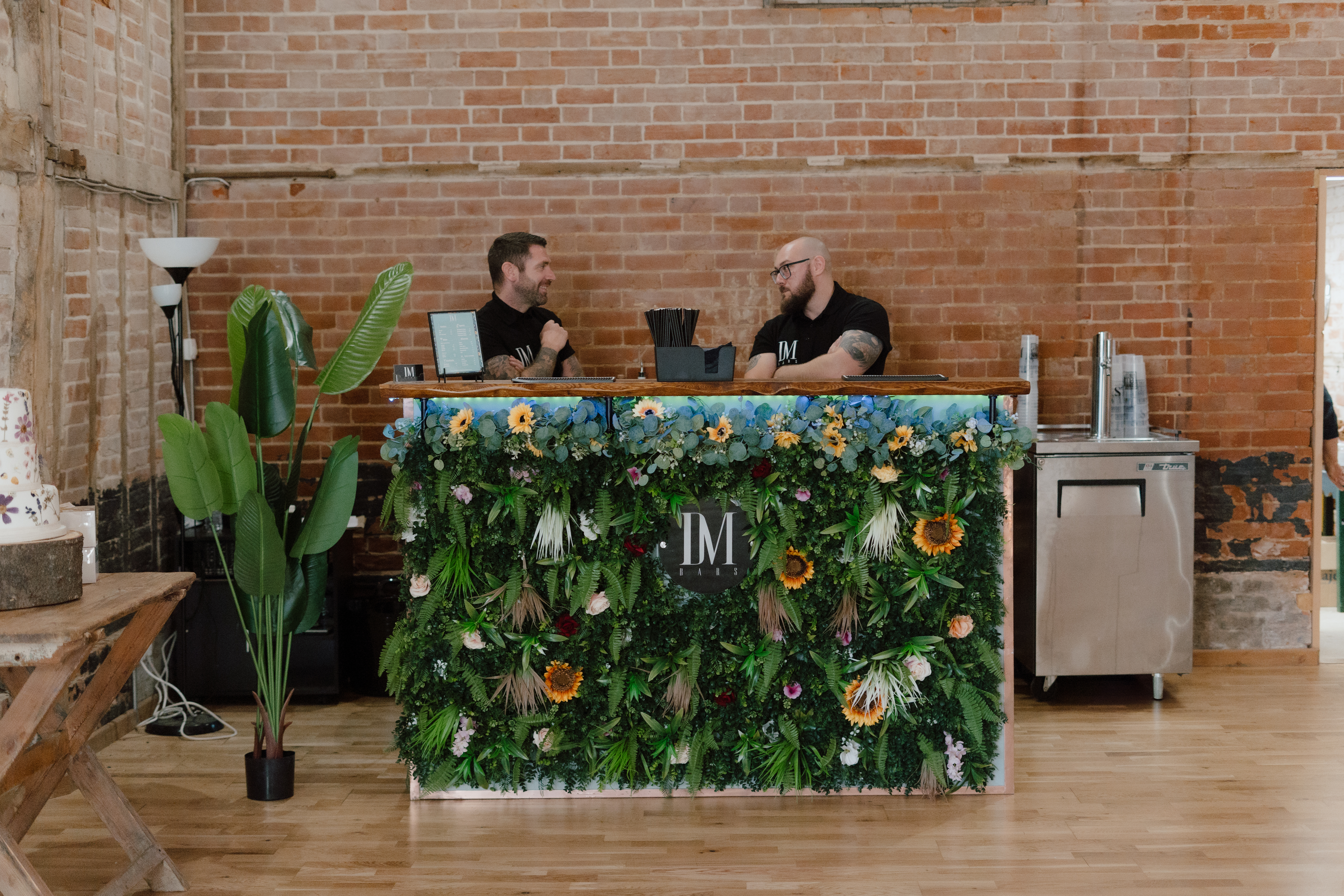 Adaptive Flower Style Pop-Up Bar