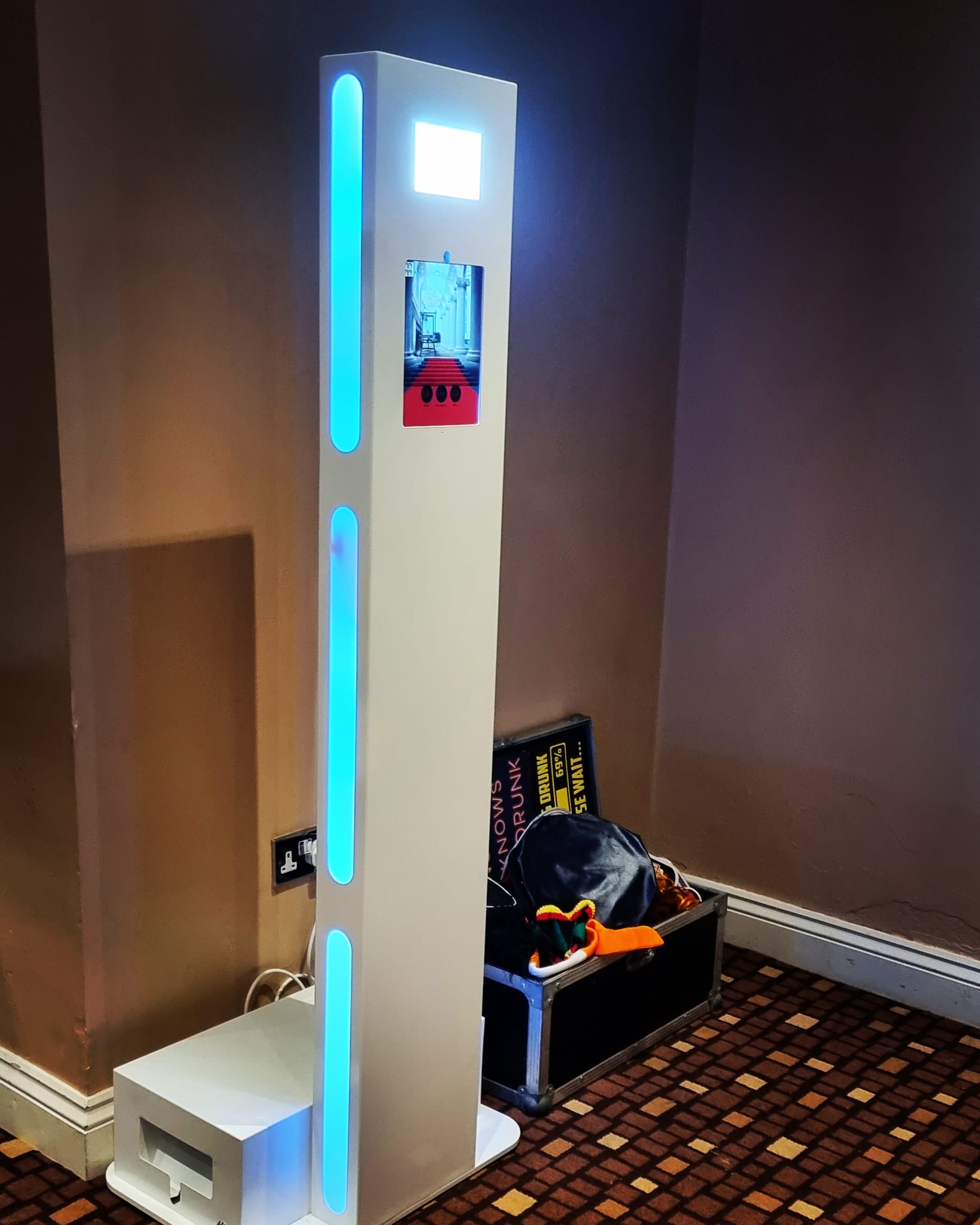 Selfie Pod Photo Booth With Optional Instant Prints