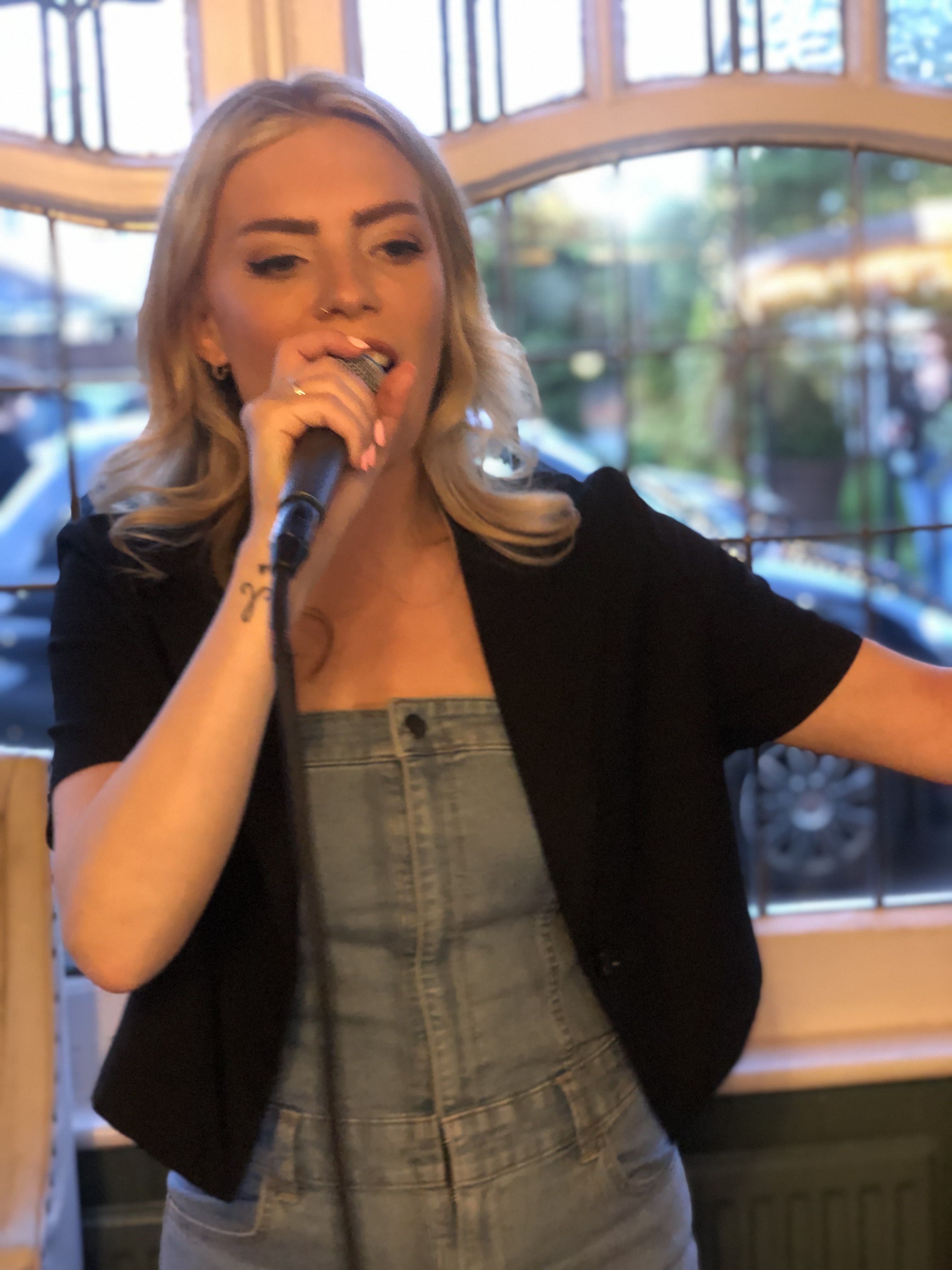 West End Star Performs Party Classics From '60s To '90s