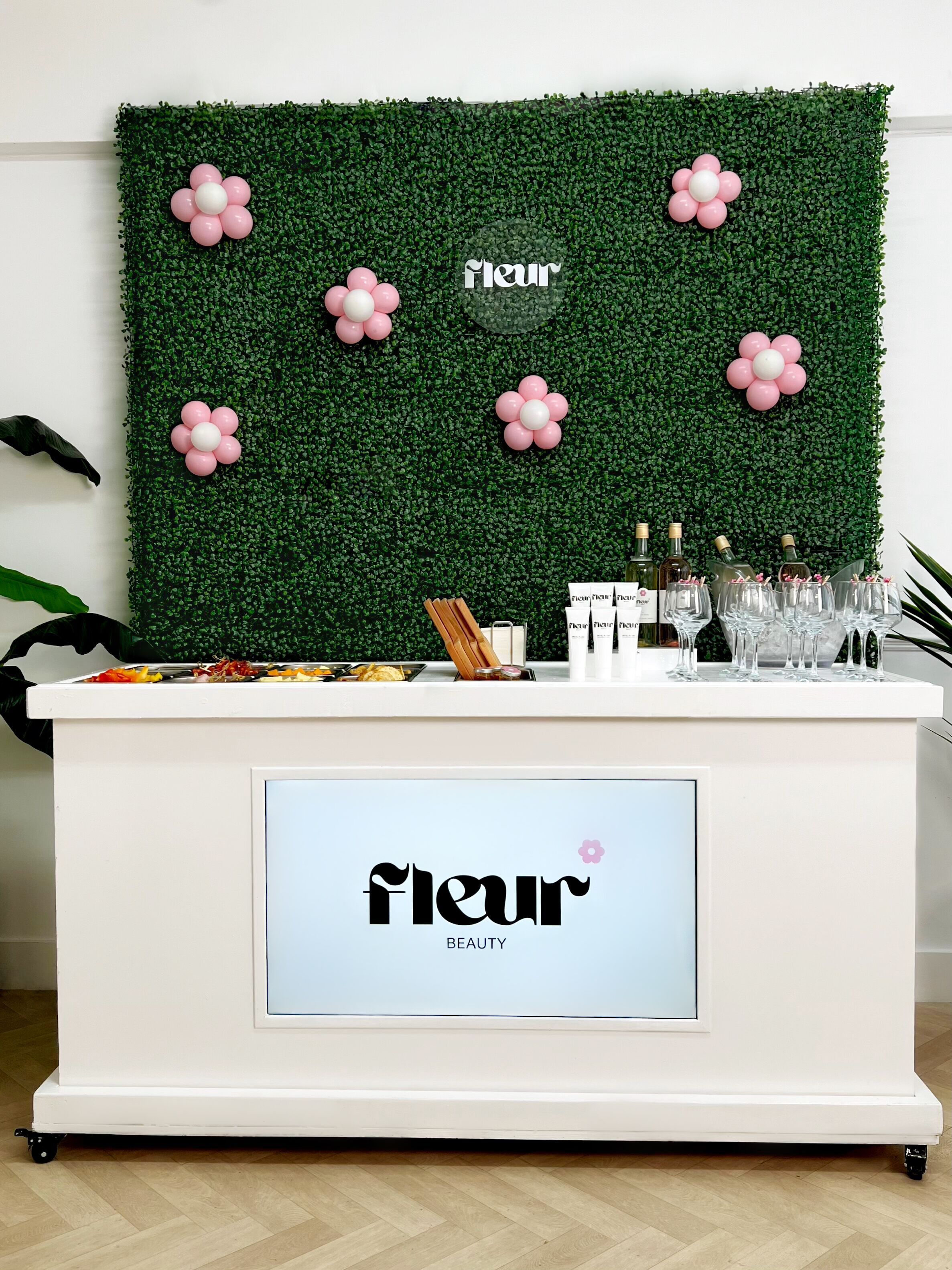 Charcuterie & Wine Cart with Customisable Screen