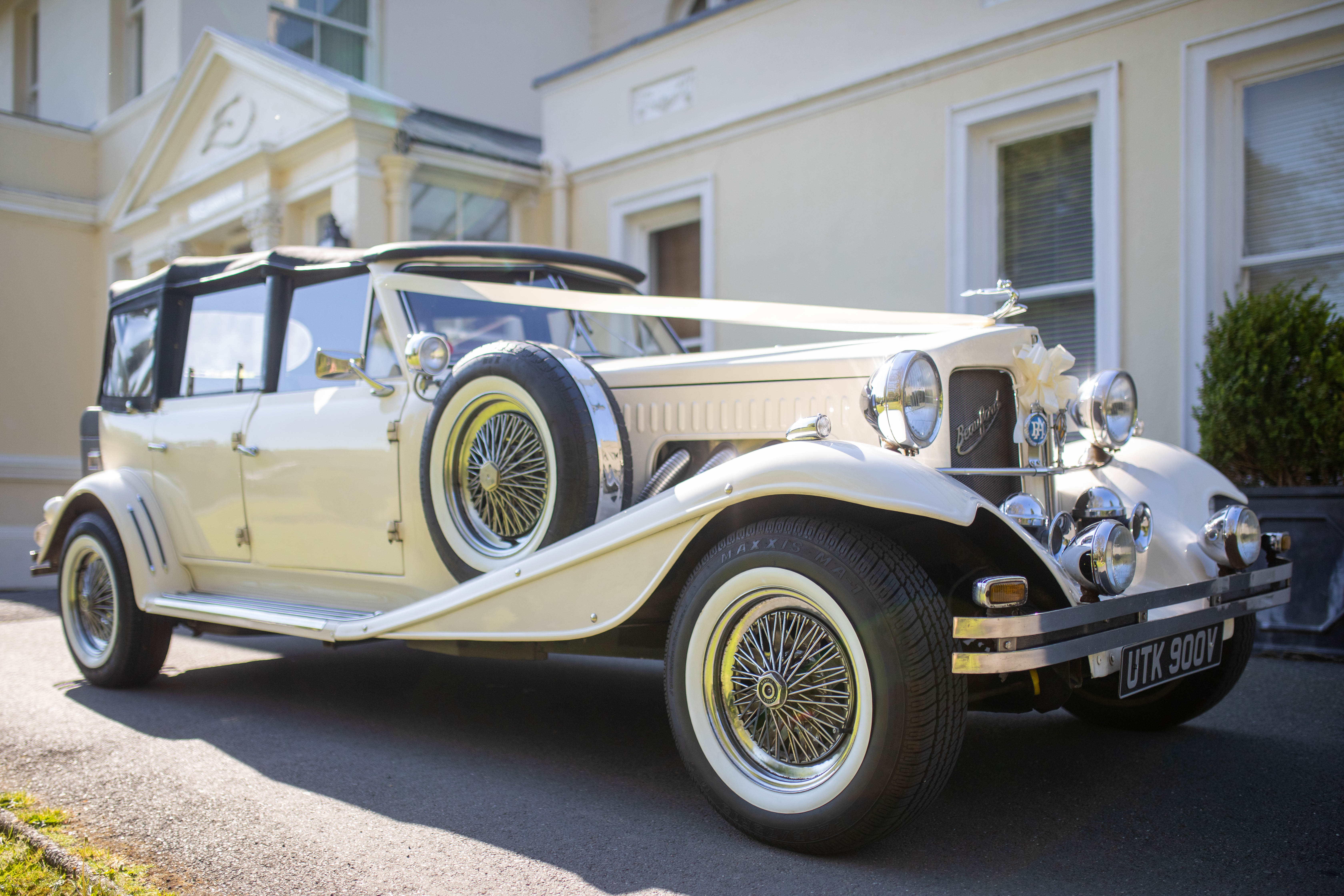Nostolgic 1930's Style Vintage Wedding Car
