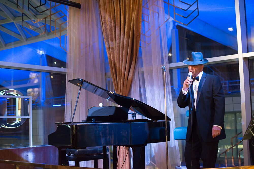 OL' Brown Eyes Is Here