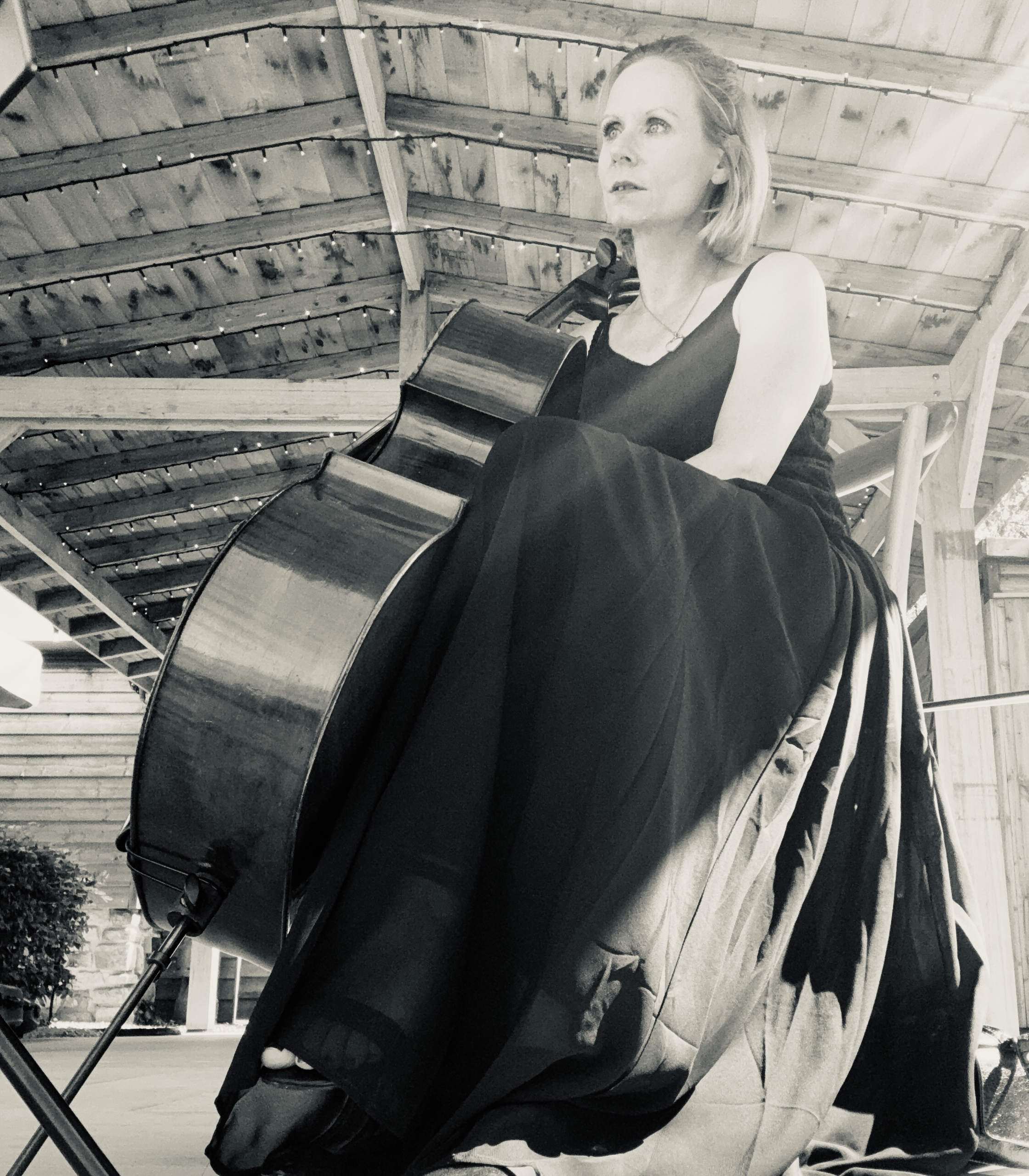 Bethany Morris Music - Professional Solo cellist for Weddings and events