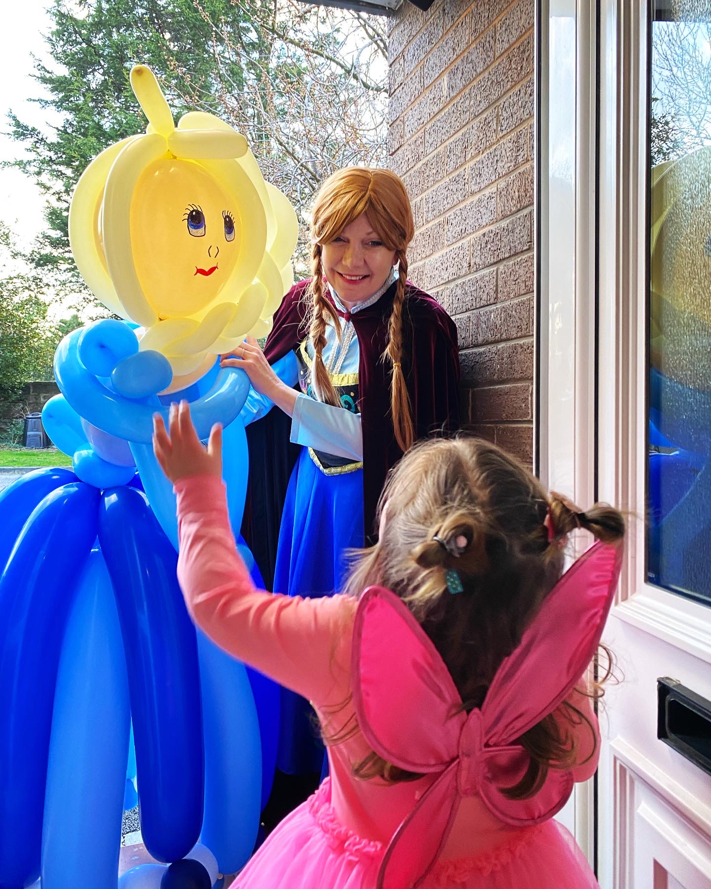 Singing Snow Queen/Princess & Snow Machine, Disco, Magic, FUN