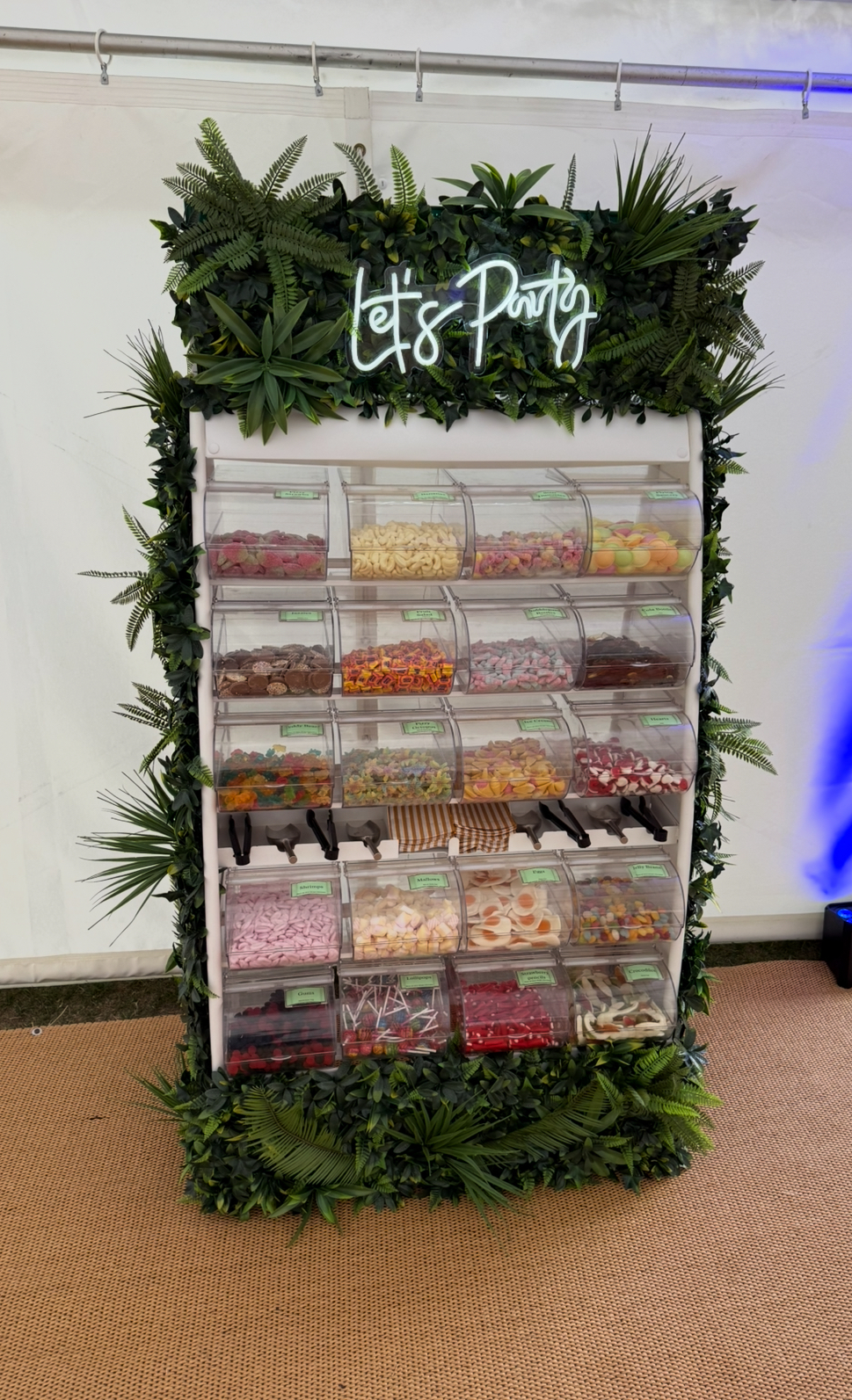Unique Sweet Stand with Up to 20 Varieties of Treats