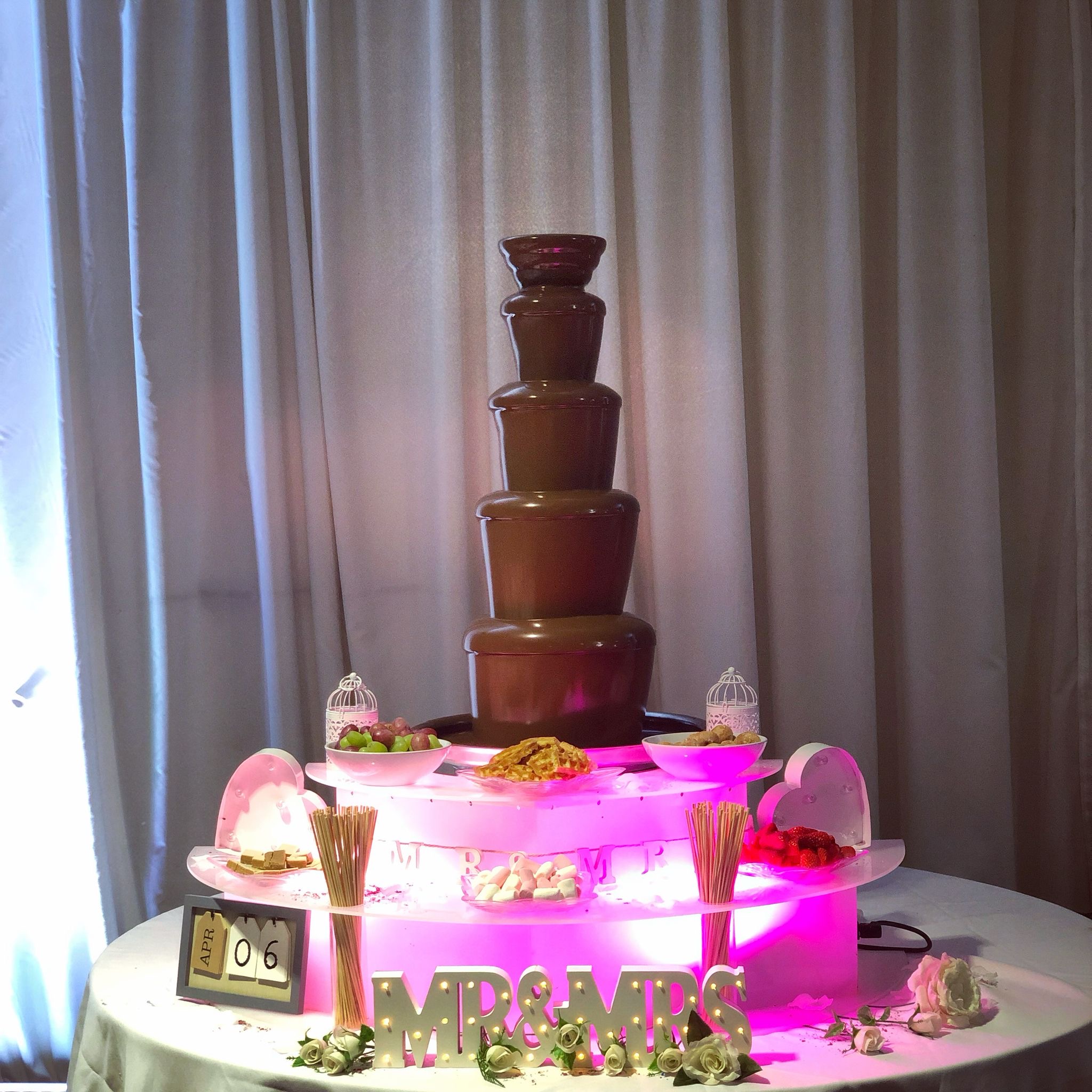 Flowing 5-Tier Fountain With Dips & Staff