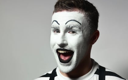 Comedy Mime Entertain with Illusions & Comedy Skits