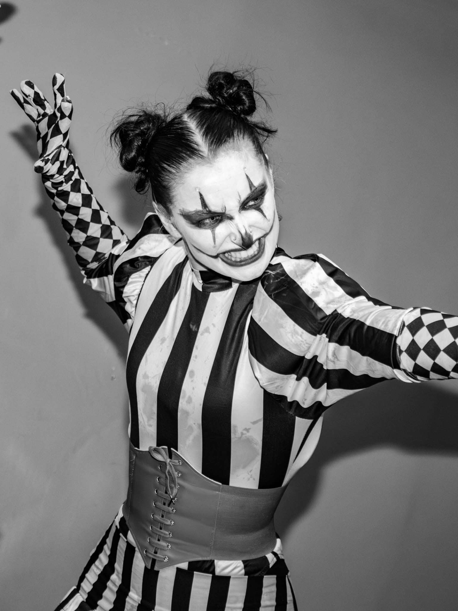 Live Scare Actors Deliver an Unforgettable Thrill 👻