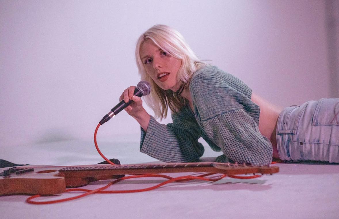 Acoustic Musician Covering Pop/Rock Classics from 60's to Present Day Hits